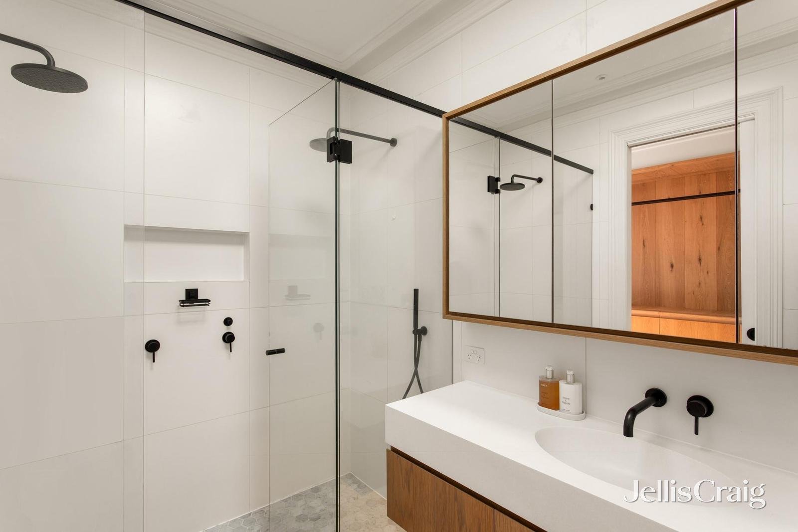 1c Linda Crescent, Hawthorn image 17