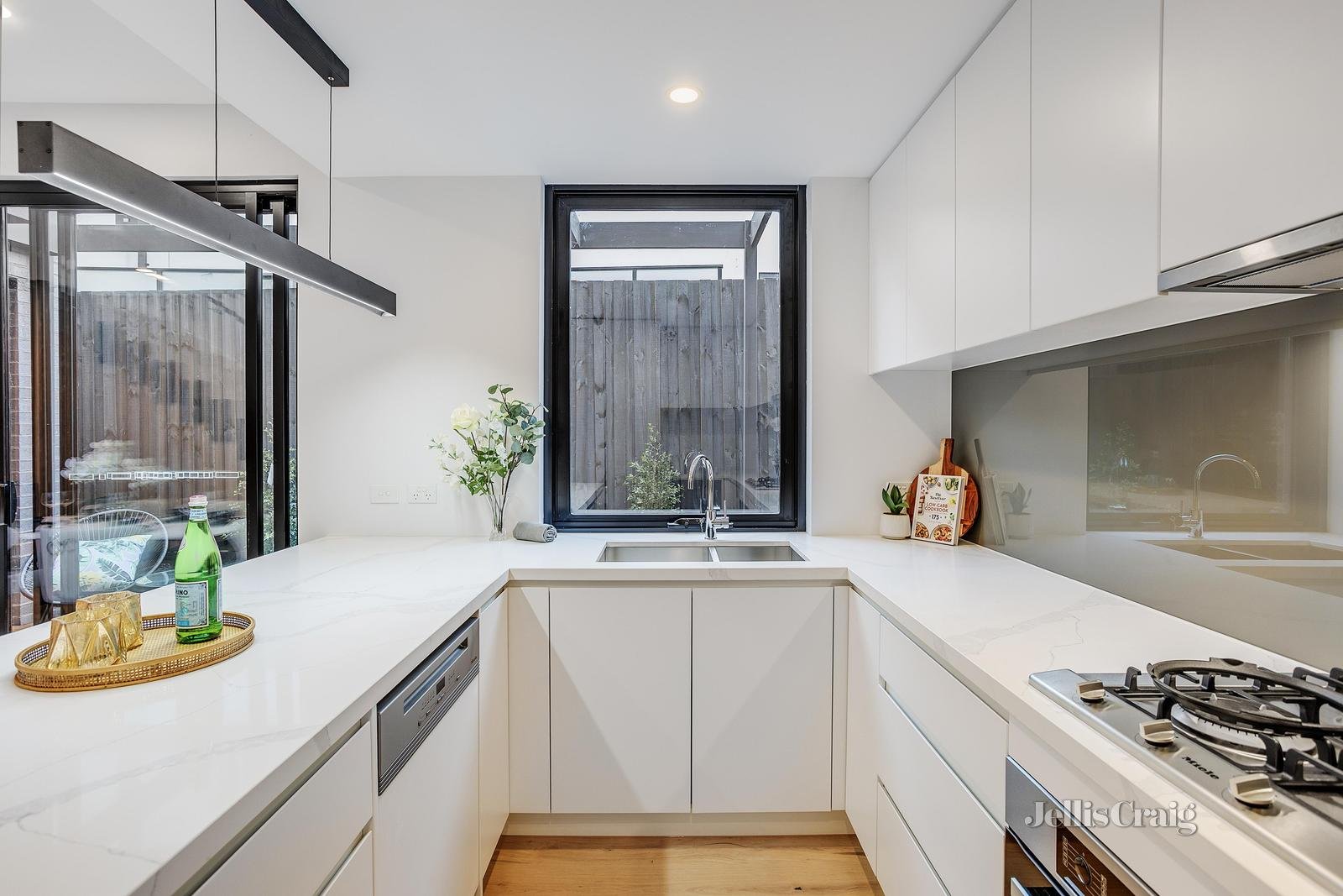 1C Lord Street, Doncaster East image 6