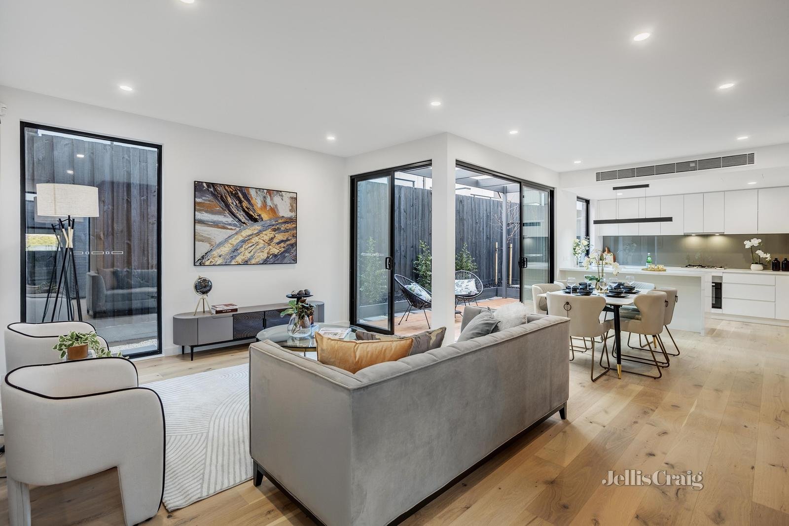 1C Lord Street, Doncaster East image 8