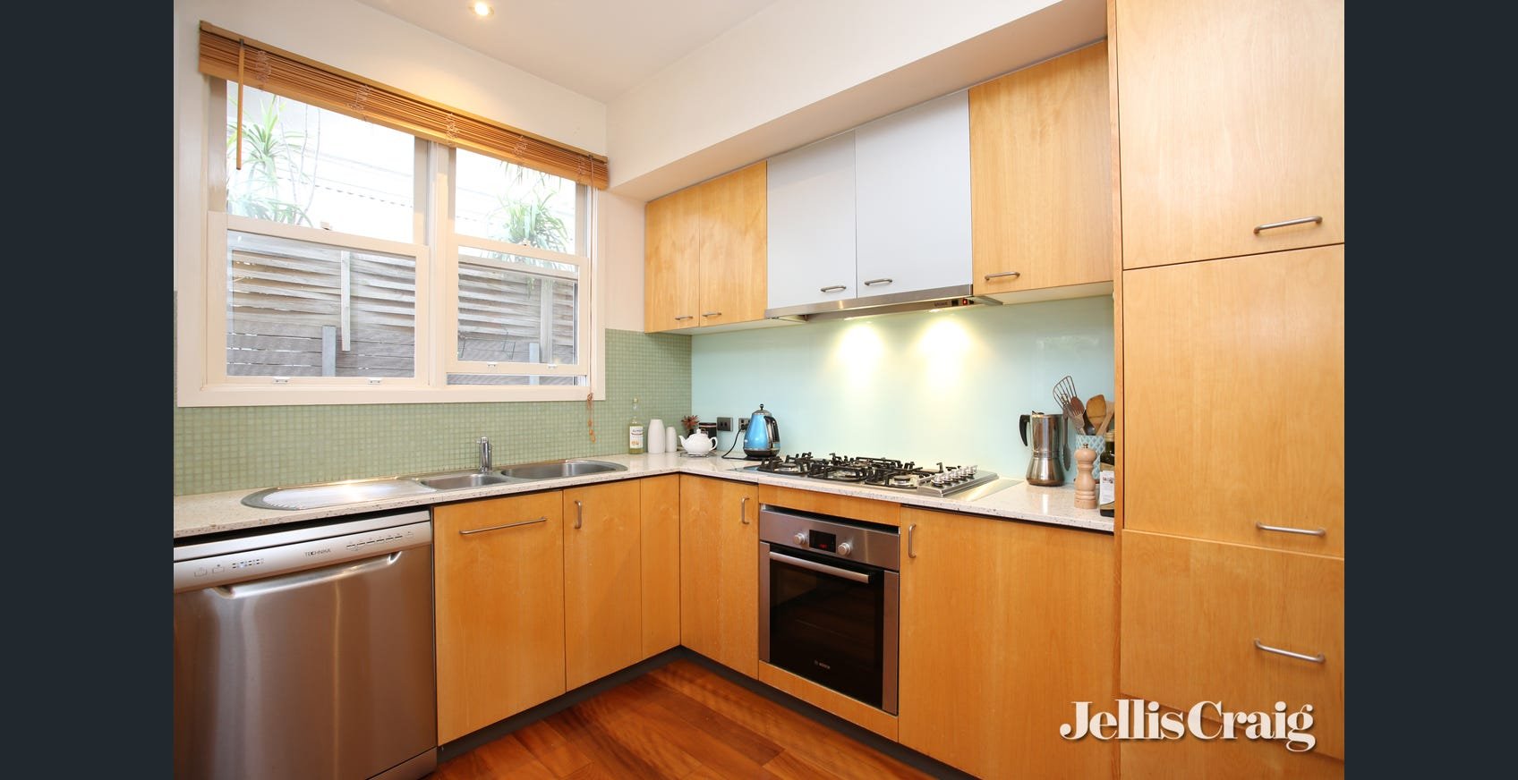 1D Vista Road, Hampton image 3