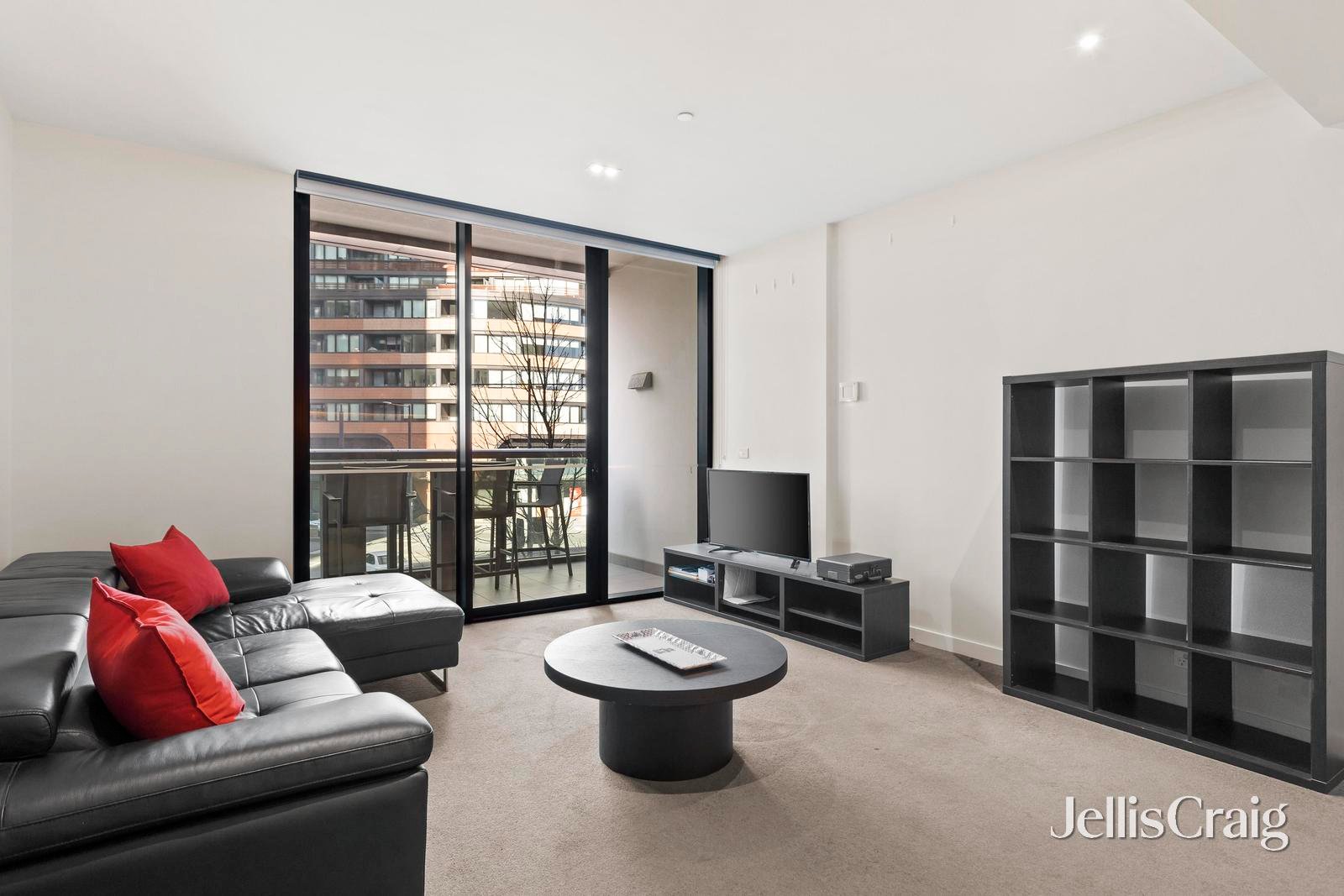 1E/9 Waterside Place, Docklands image 1