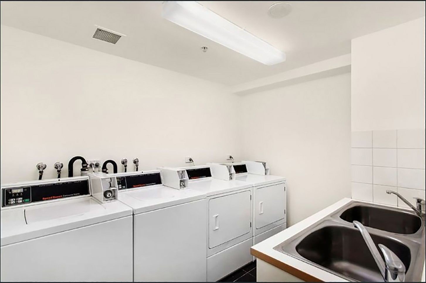 1N09/570 Lygon Street, Carlton image 11