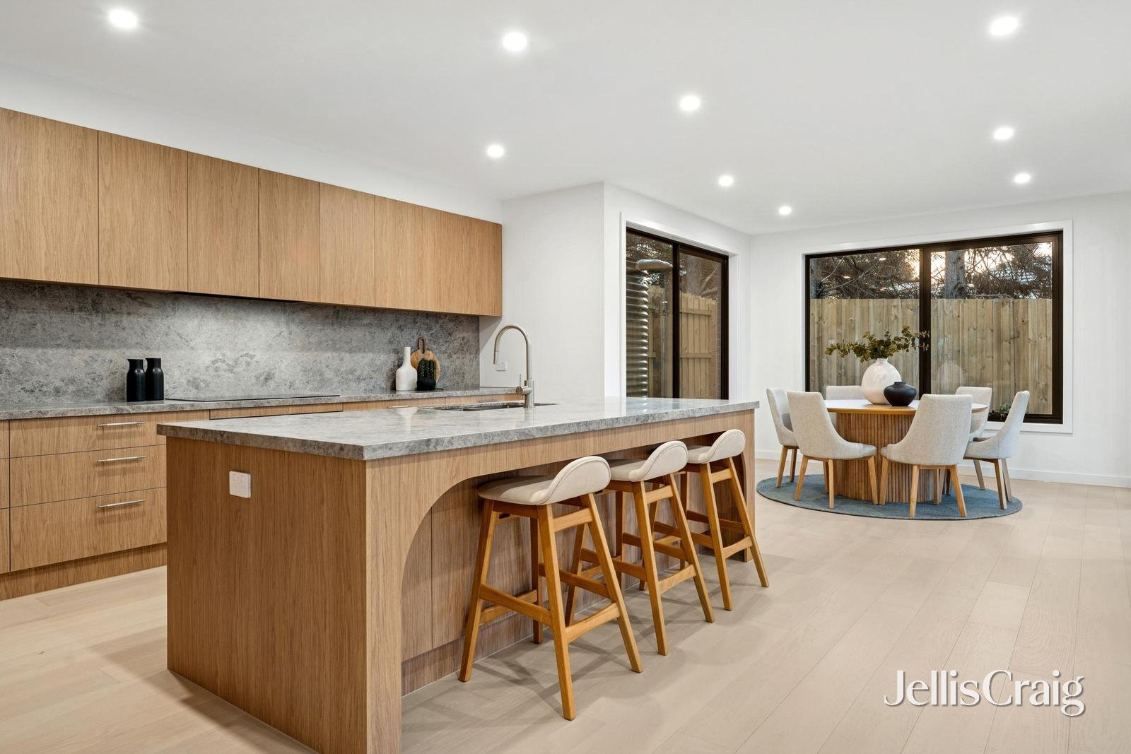 2 & 2A Zander Court, Doncaster image 5