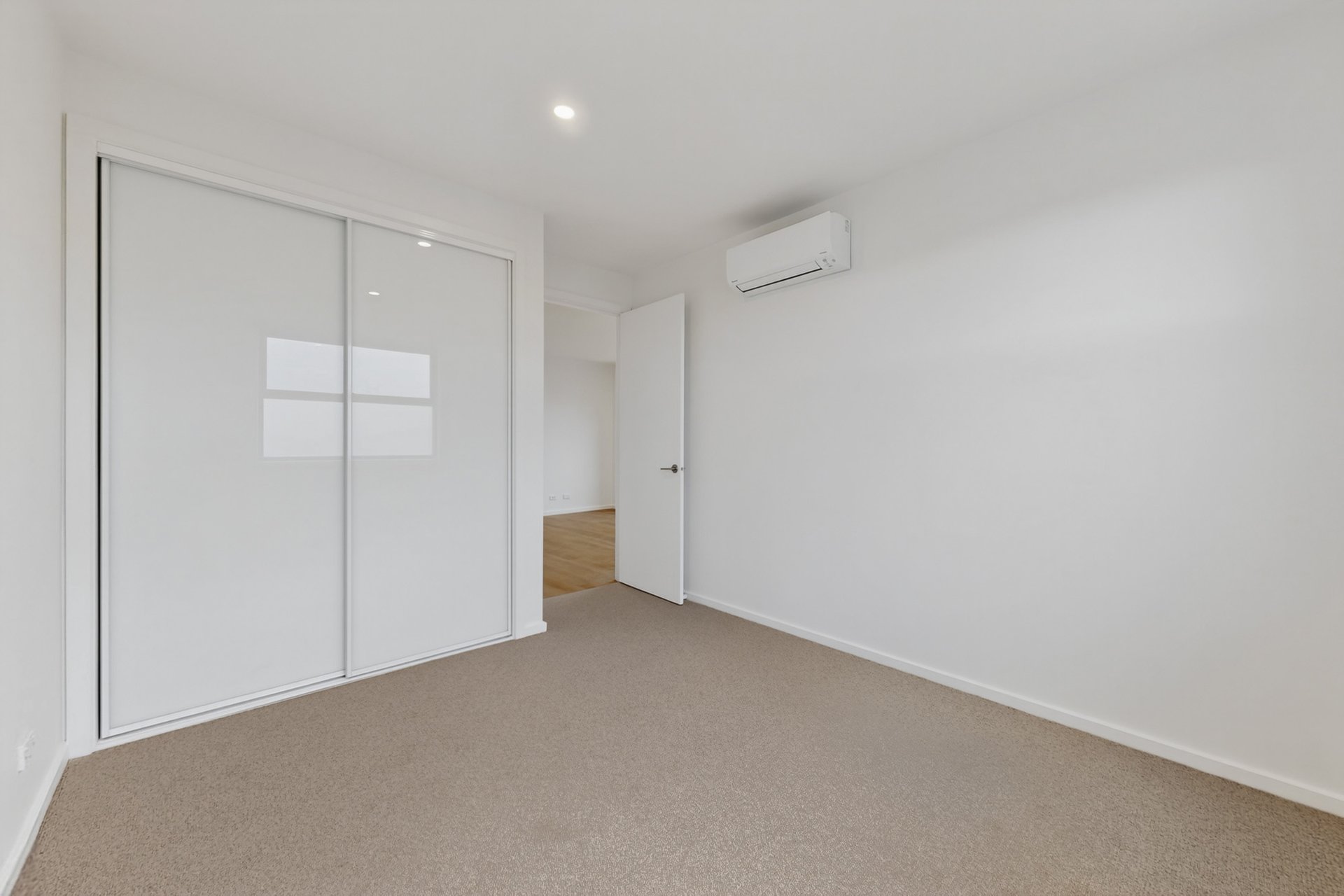 2 & 3/23 Lilac Street, Bentleigh East image 9