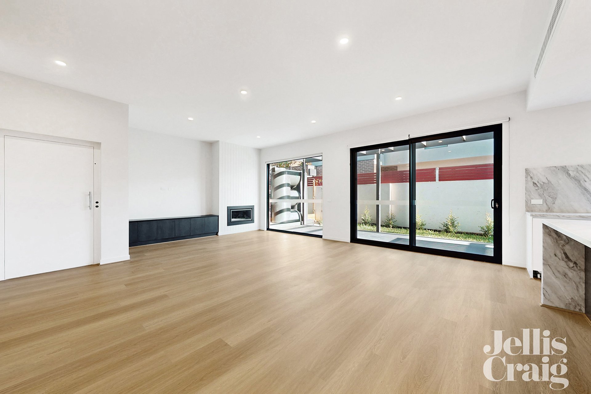 2 & 3/3 Duckmanton Court, Bentleigh East image 2