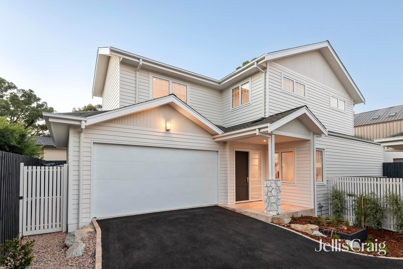 2-3/7 Springfield Street, Briar&nbsp;Hill image 1