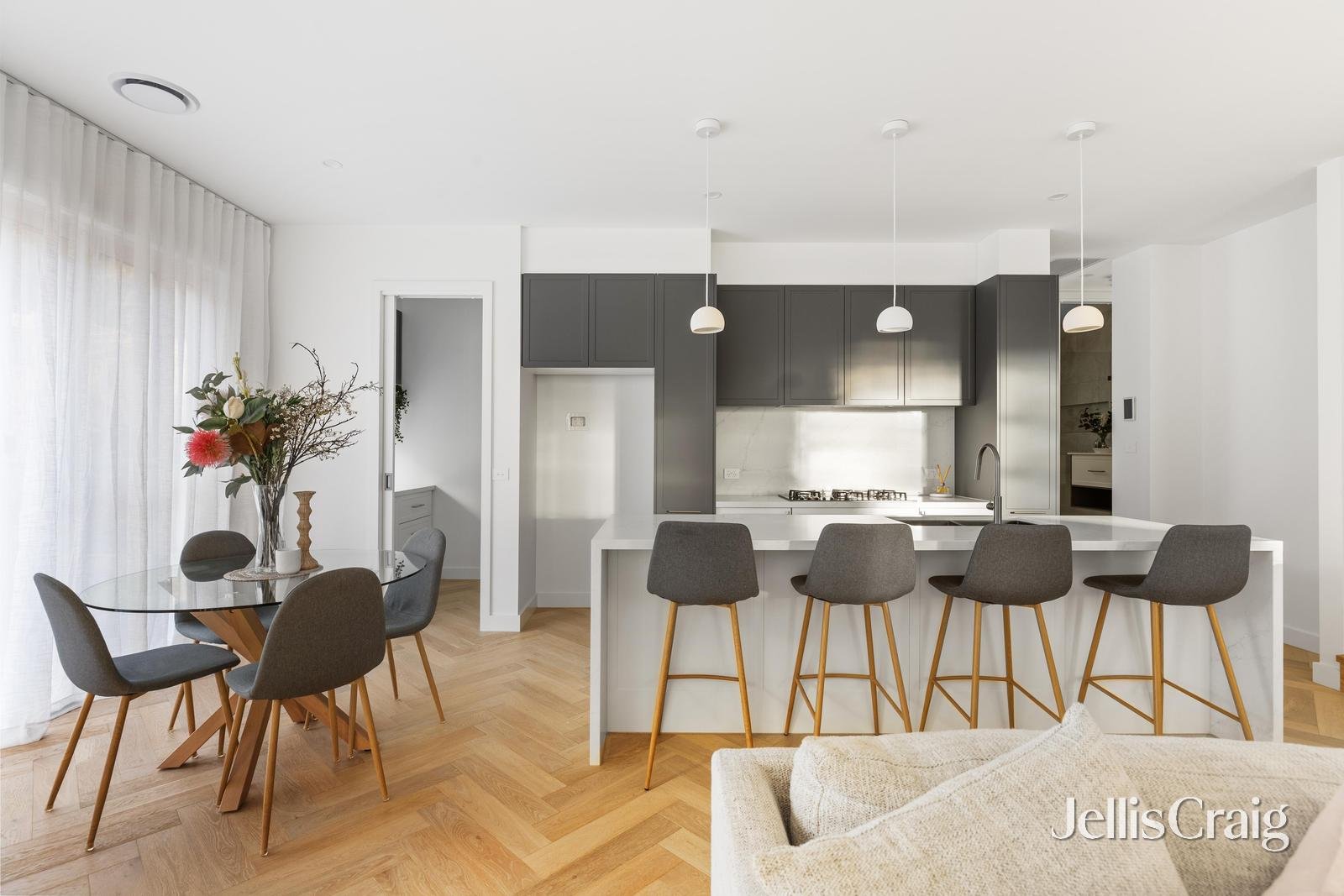 2-3/8A Bird Street, Eltham image 1