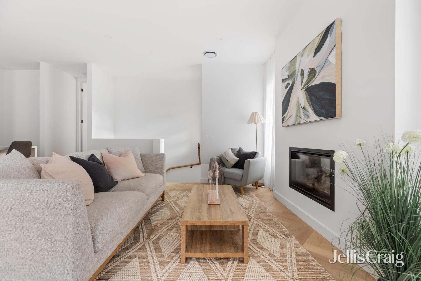 2-3/8A Bird Street, Eltham image 2