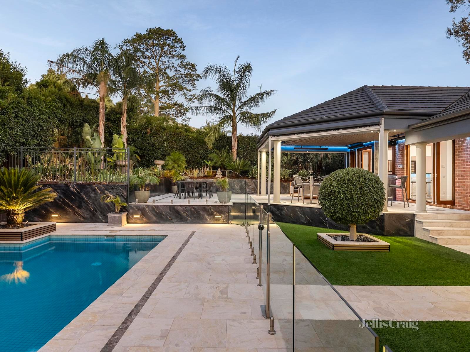 2-4 Camber Avenue, Park Orchards image 2