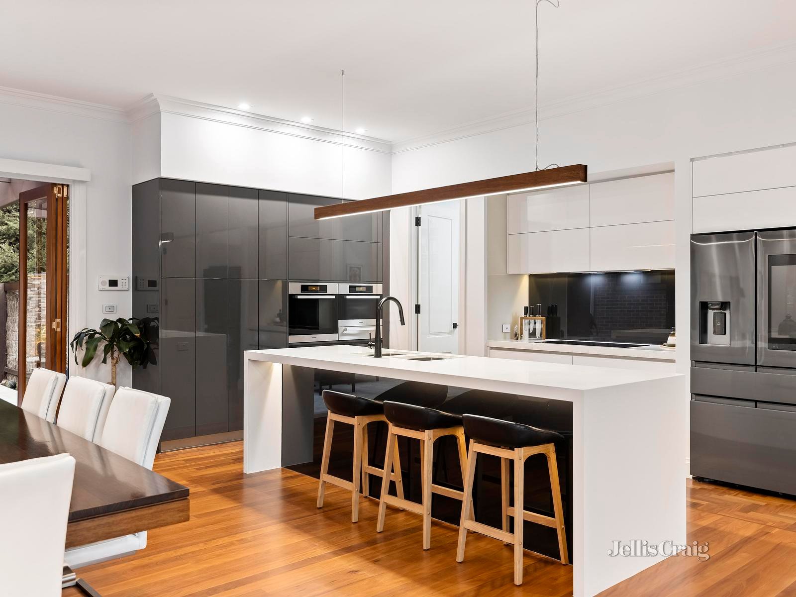 2-4 Camber Avenue, Park Orchards image 5