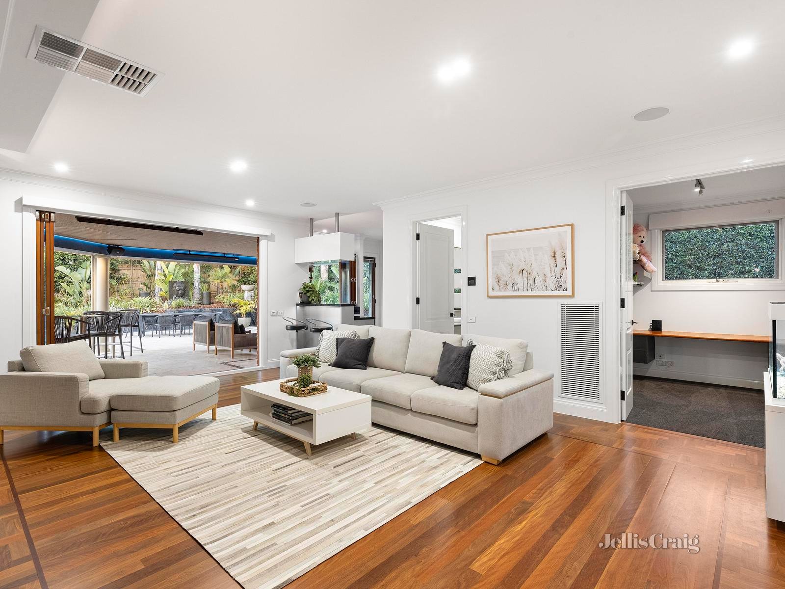 2-4 Camber Avenue, Park Orchards image 8