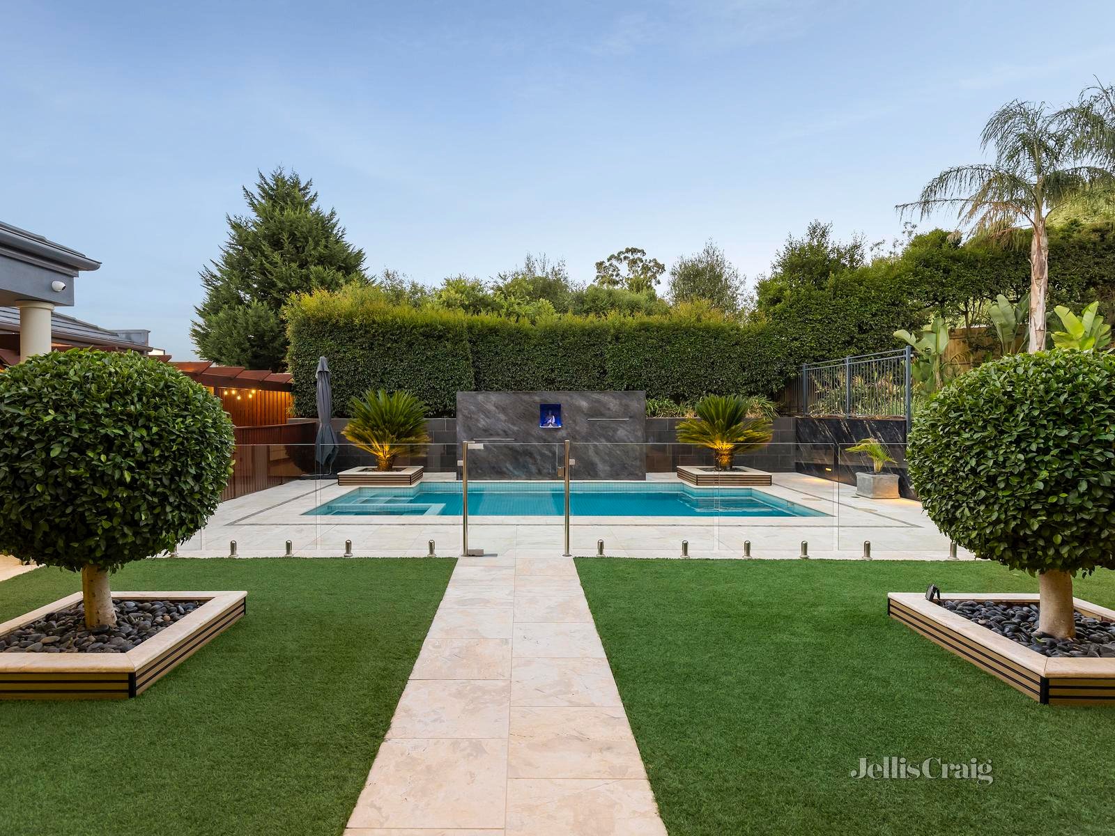 2-4 Camber Avenue, Park Orchards image 17