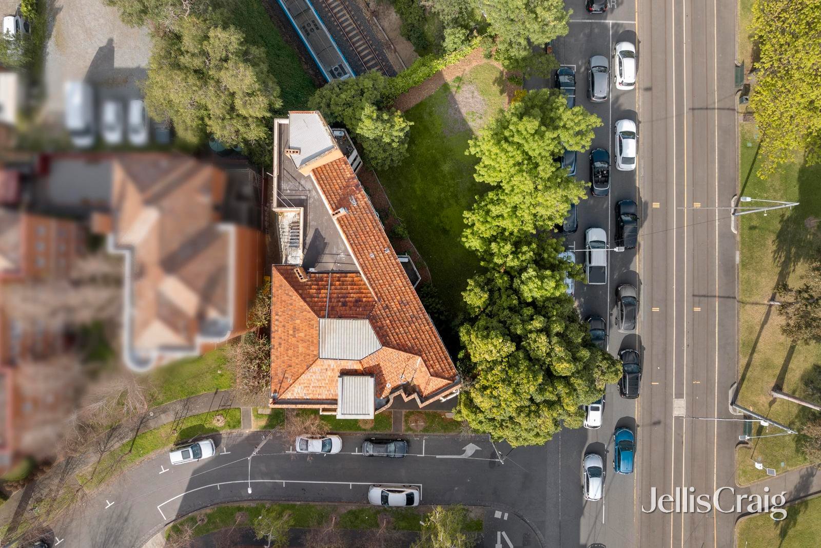 2-4 Garden Avenue, East&nbsp;Melbourne image 2