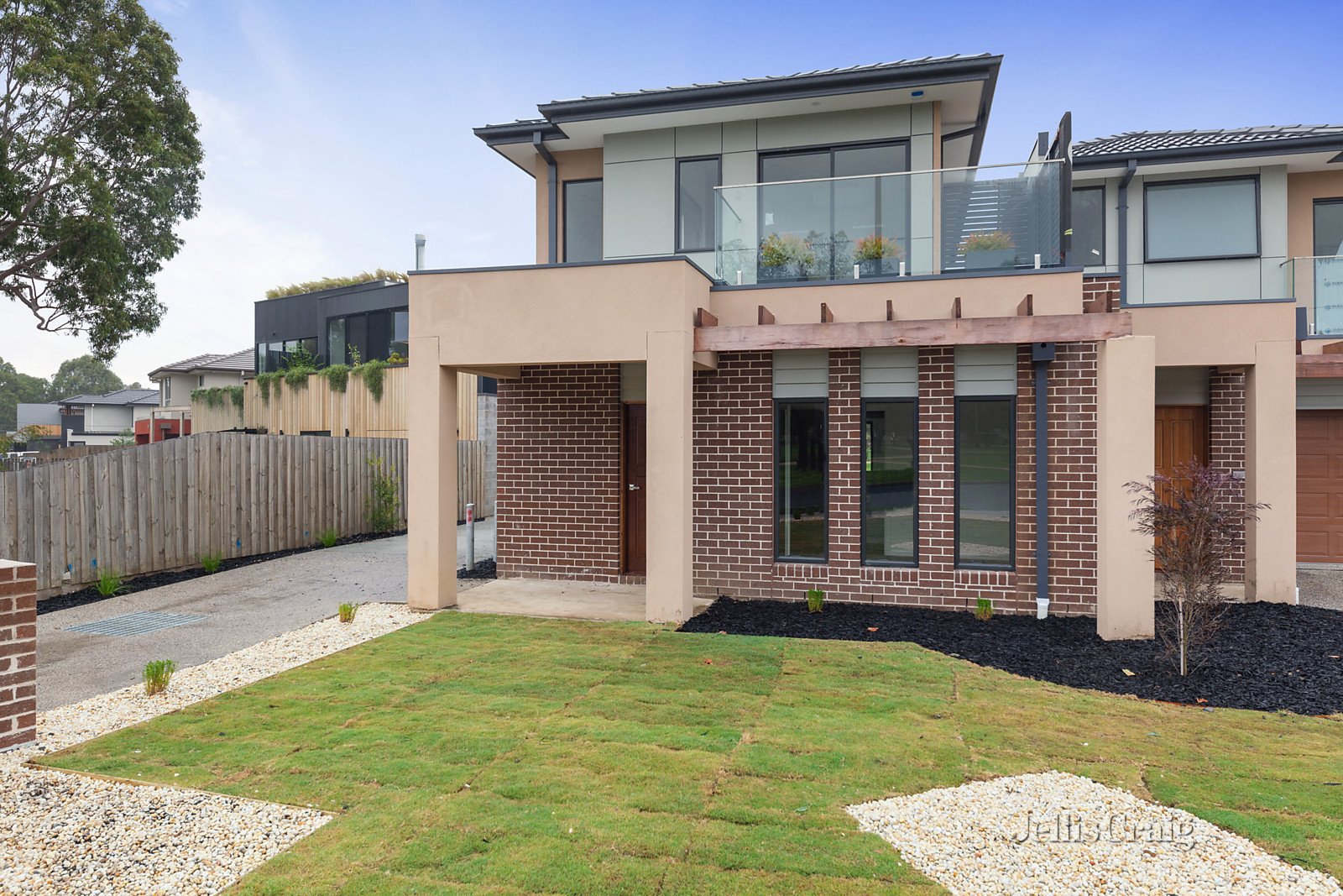 2 & 4/1 Carlyle Crescent, Bellfield
- Print Image 1