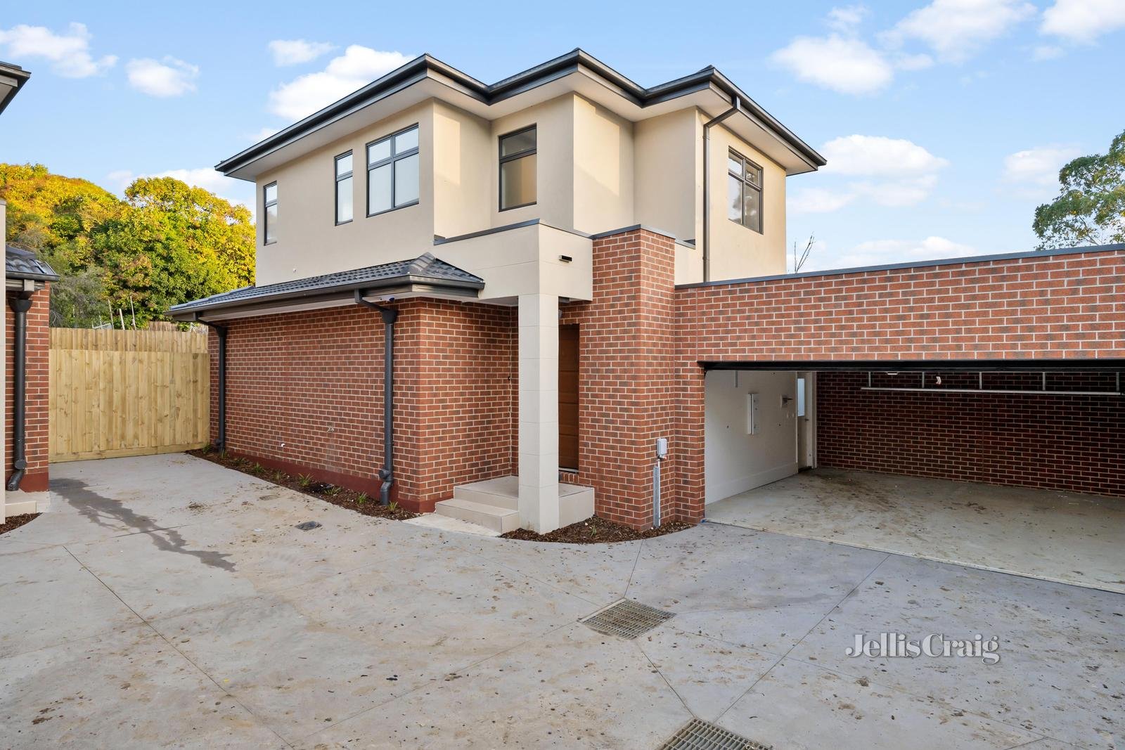 2 & 4/65 Croydondale Drive, Mooroolbark image 1