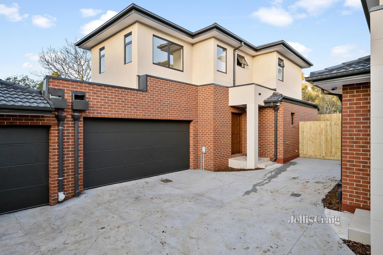 2 & 4/65 Croydondale Drive, Mooroolbark image 2