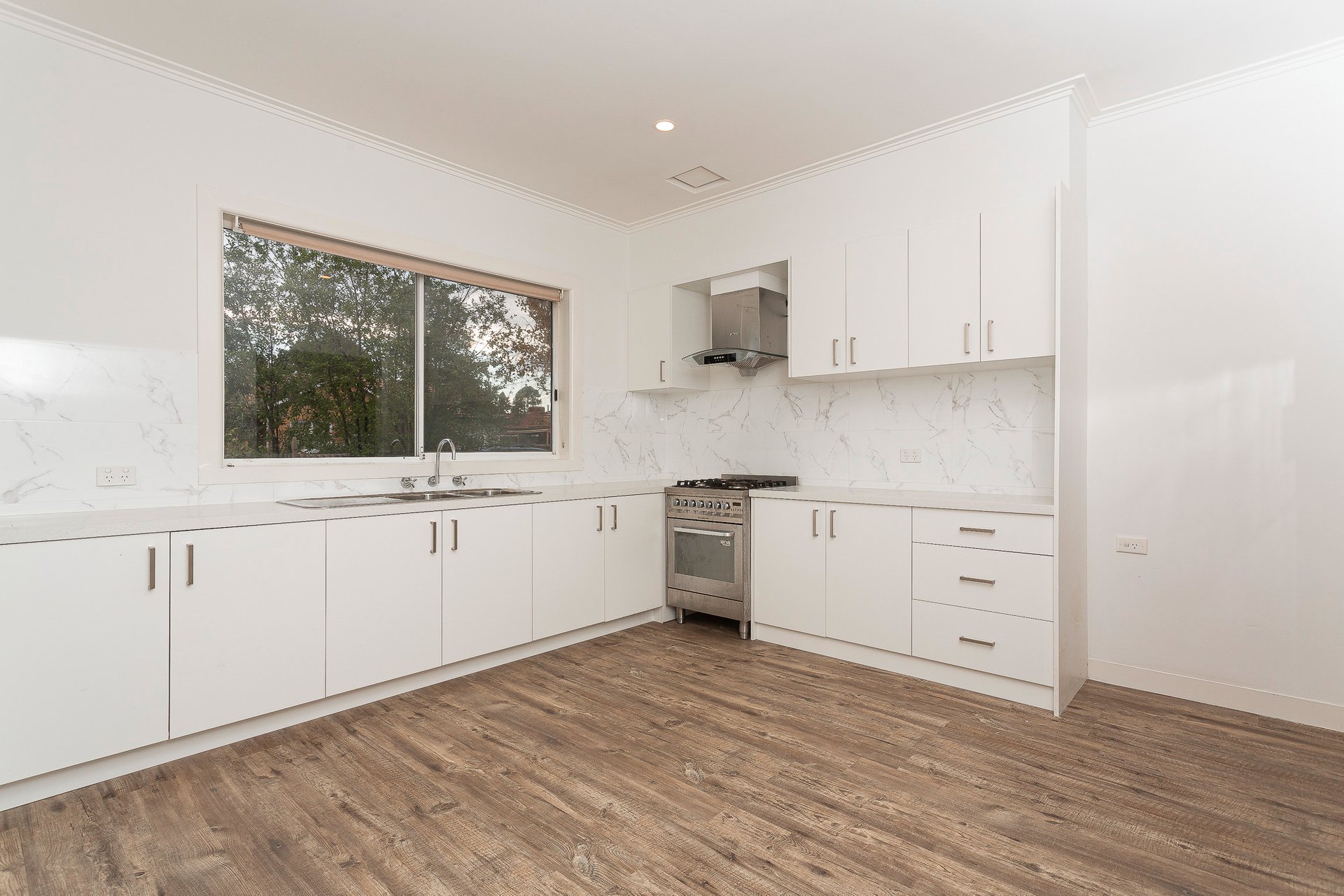 Property Gallery Thumbnail 4