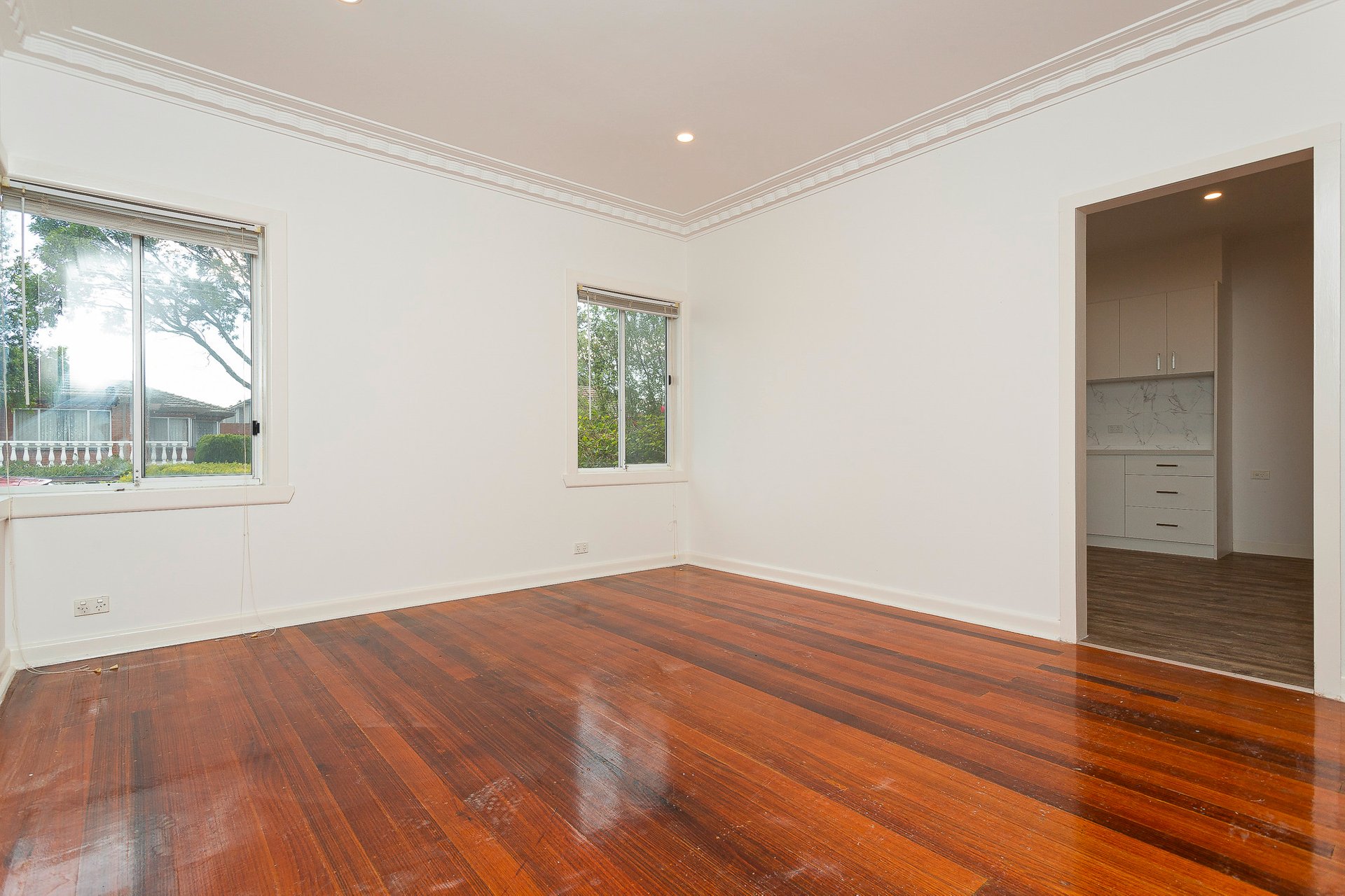Property Gallery Thumbnail 3