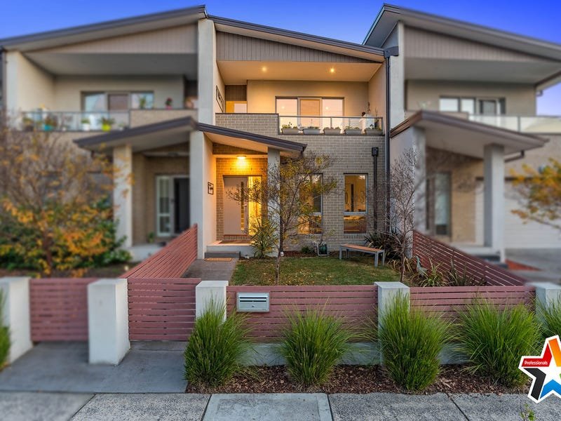 2 Adriana Close, Mooroolbark image 2