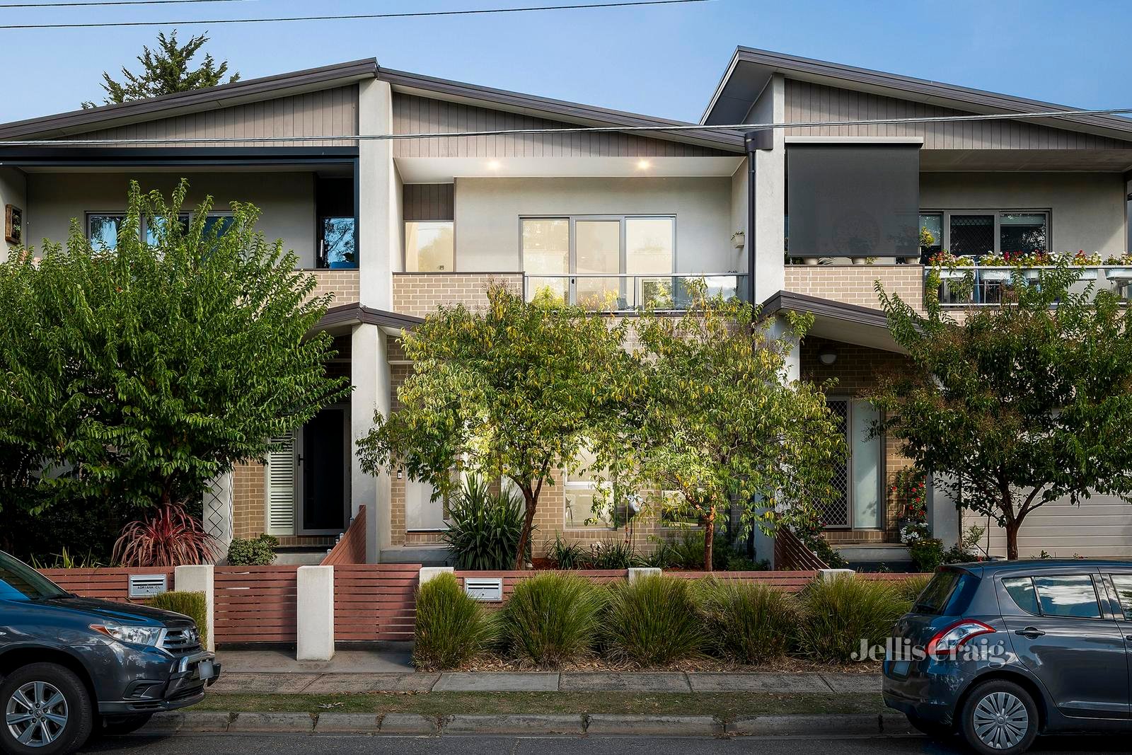 2 Adriana Close, Mooroolbark image 1