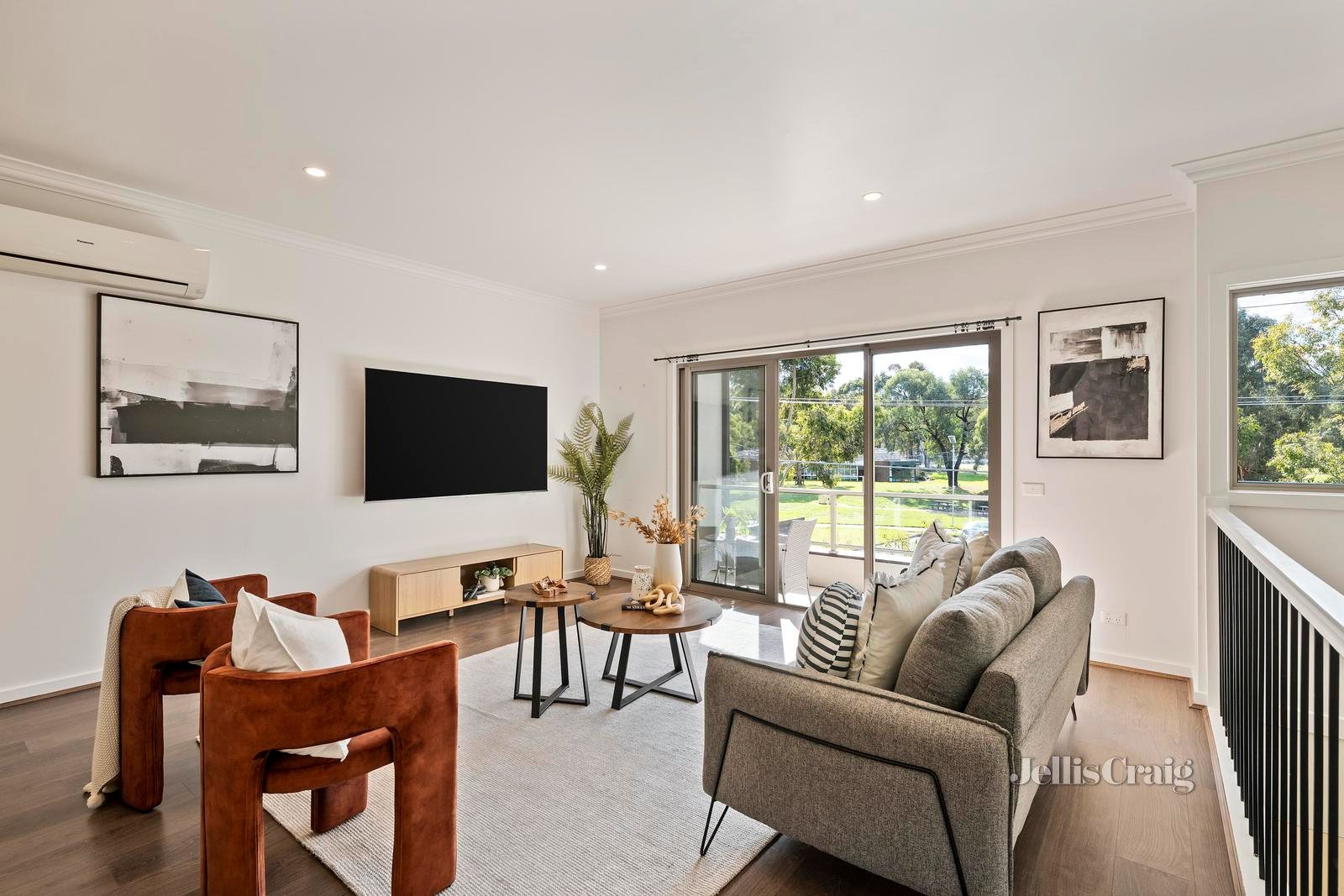 2 Adriana Close, Mooroolbark image 2