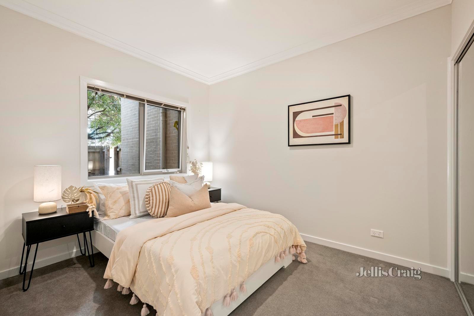 2 Adriana Close, Mooroolbark image 8