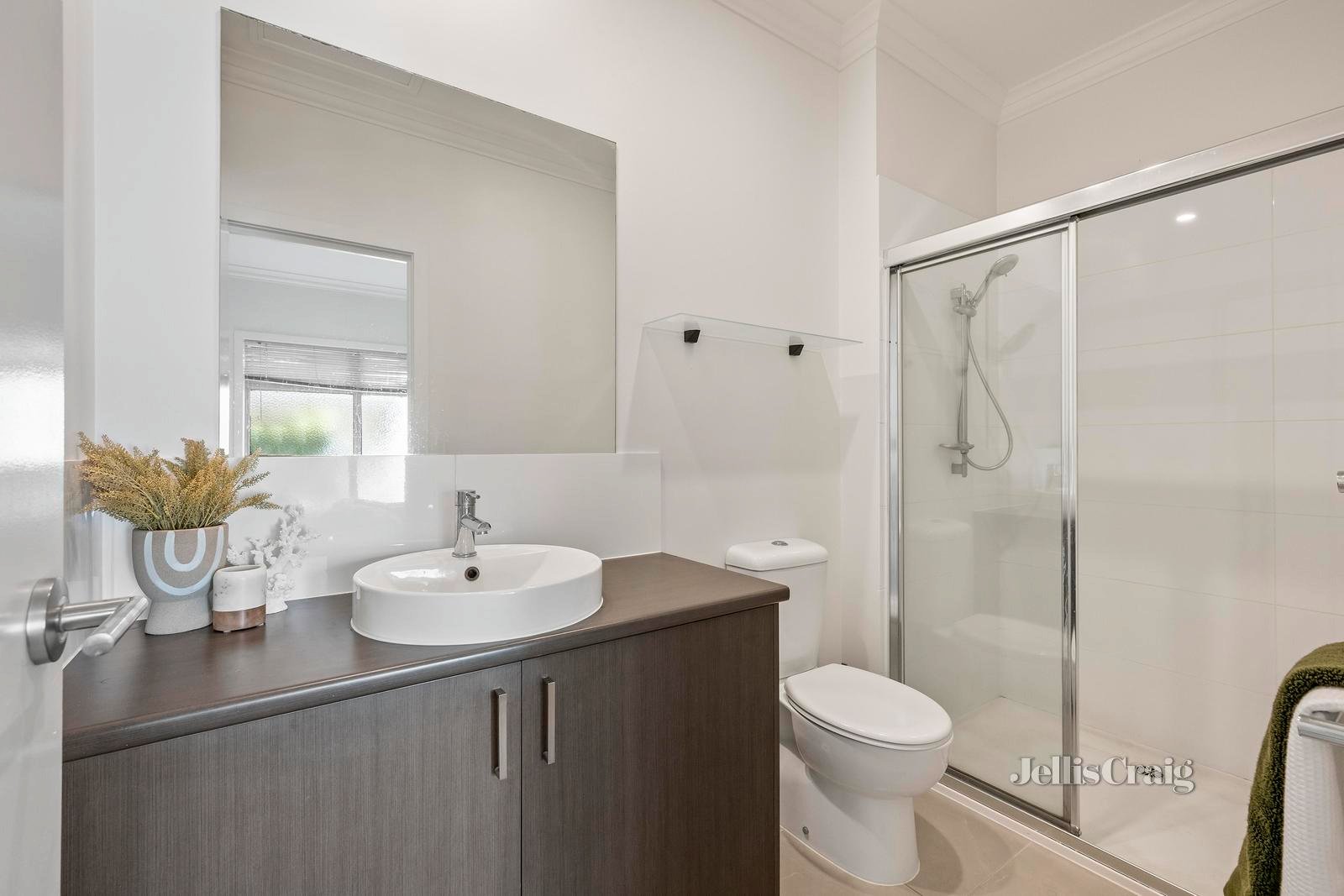 2 Adriana Close, Mooroolbark image 9