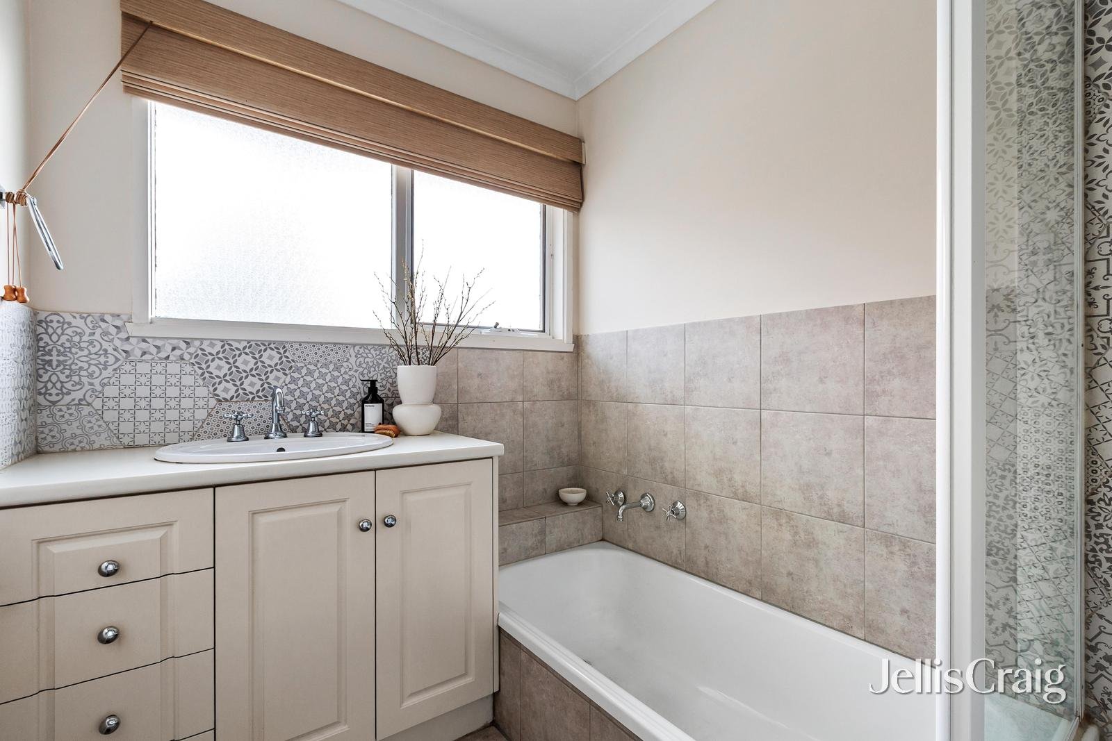 2 Akima Close, Greensborough image 10