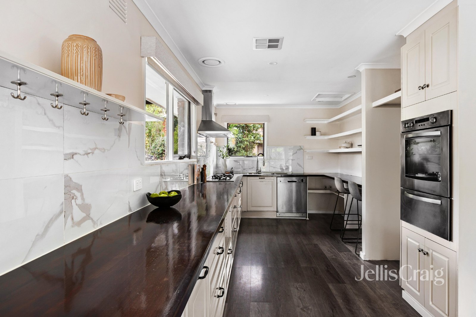 2 Akima Close, Greensborough image 2