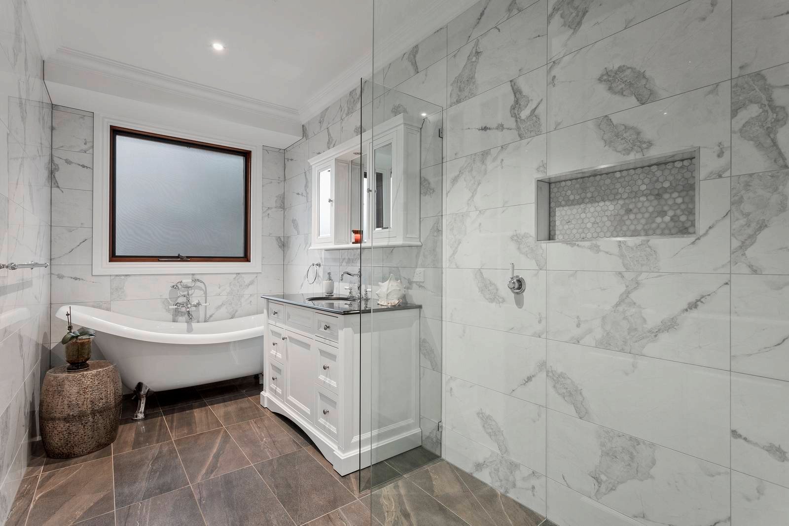Property Gallery Thumbnail 16