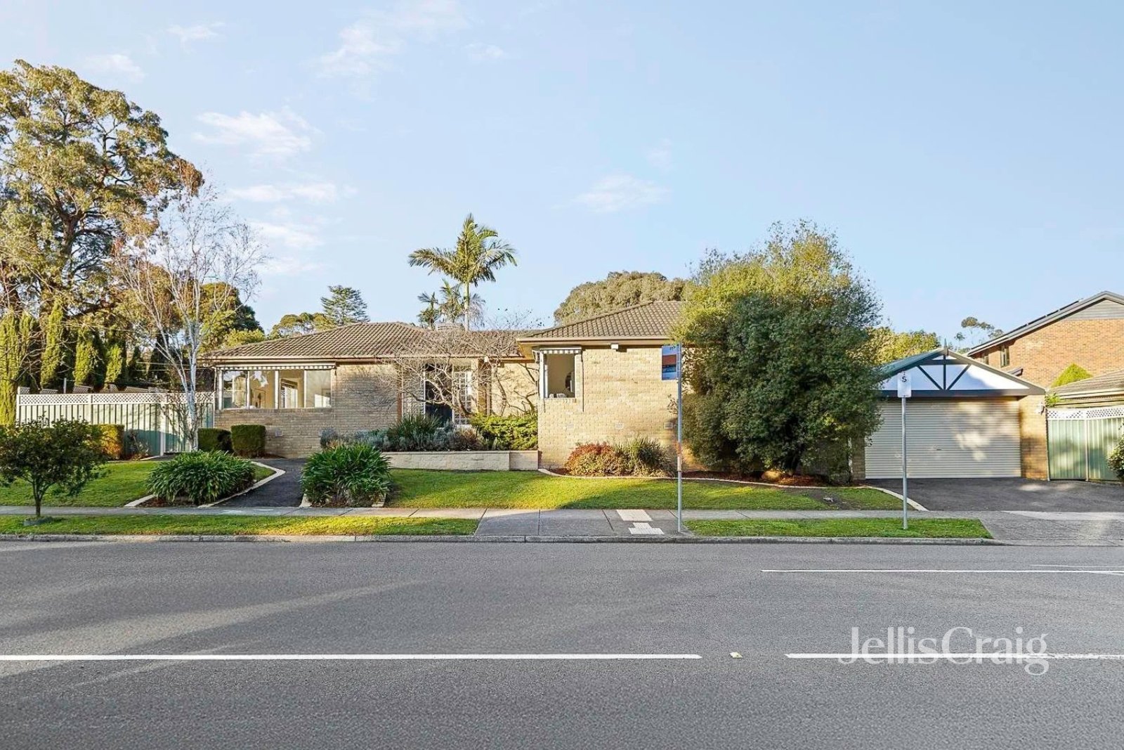 2 Aminya Crescent, Yallambie image 1