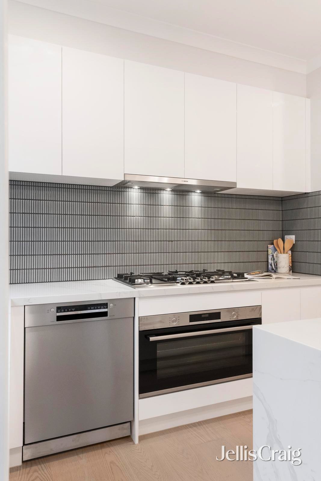 2 Aranga Crescent, Donvale image 5