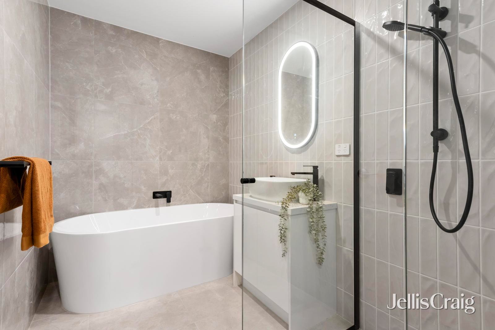 2 Aranga Crescent, Donvale image 8