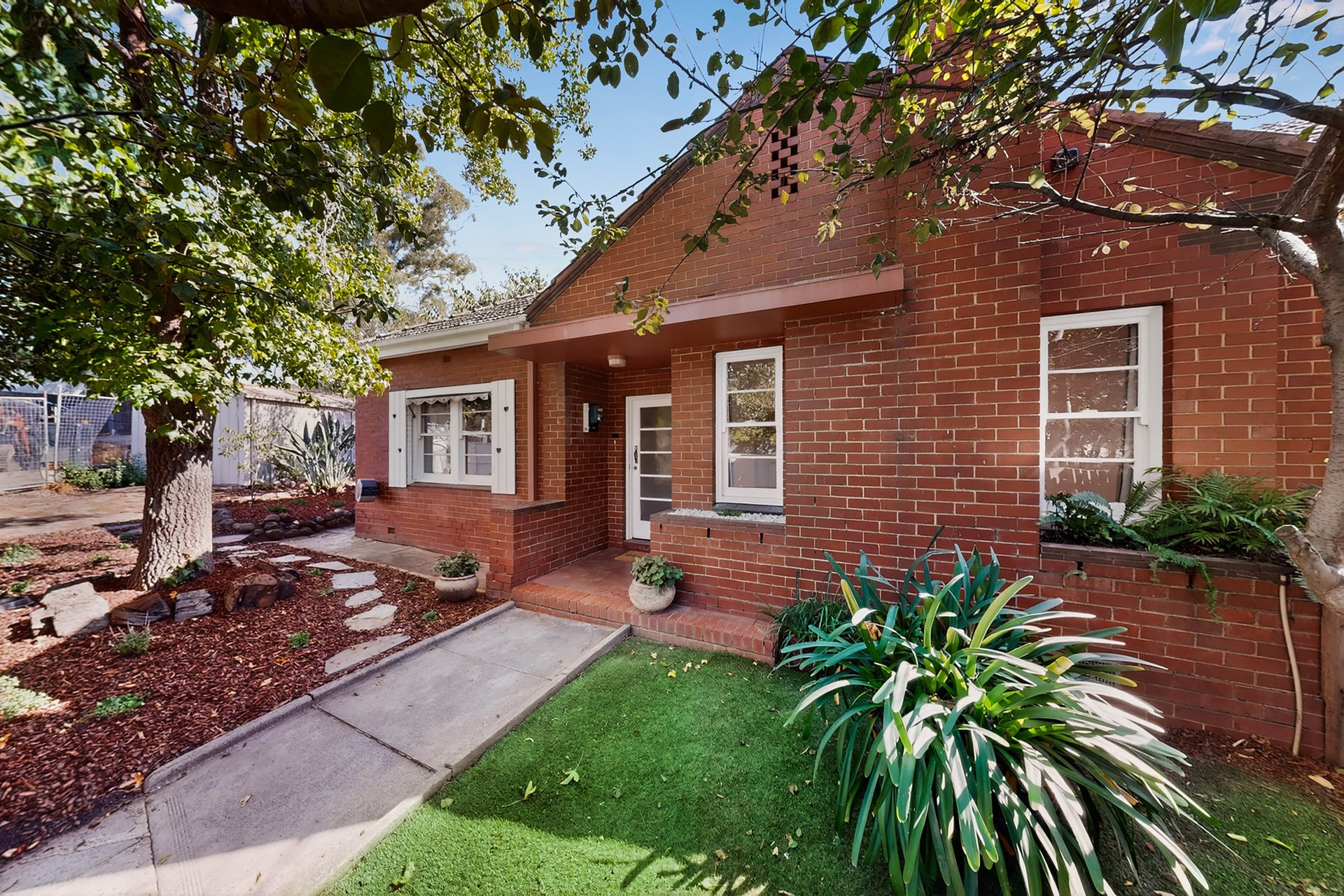 2 Ardene Court, Hawthorn image 8