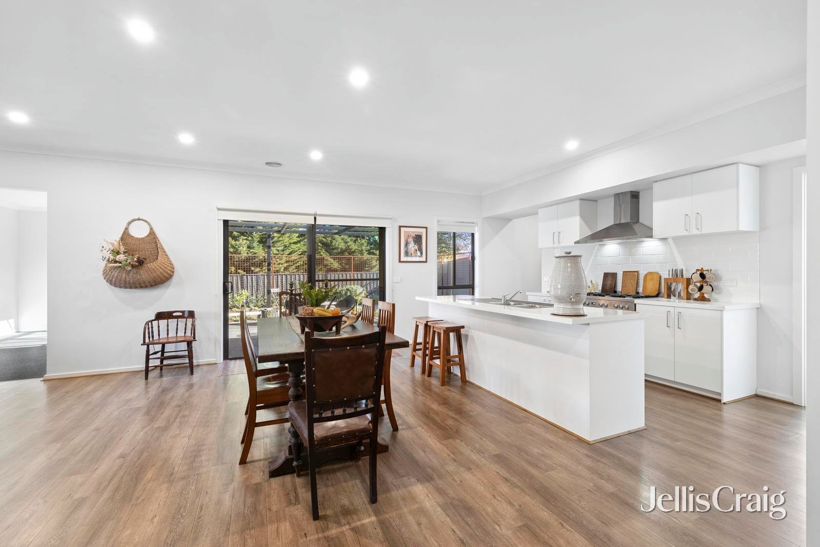 2 Armstrong Court, Kyneton image 3