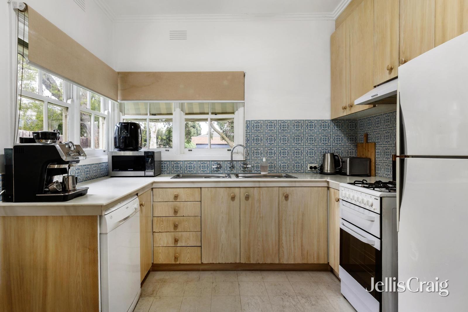 2 Armstrong Street, Beaumaris image 4