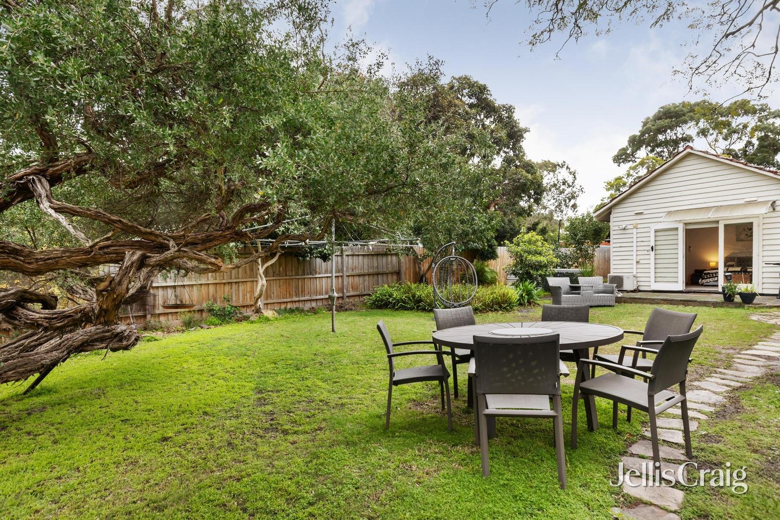 2 Armstrong Street, Beaumaris image 9