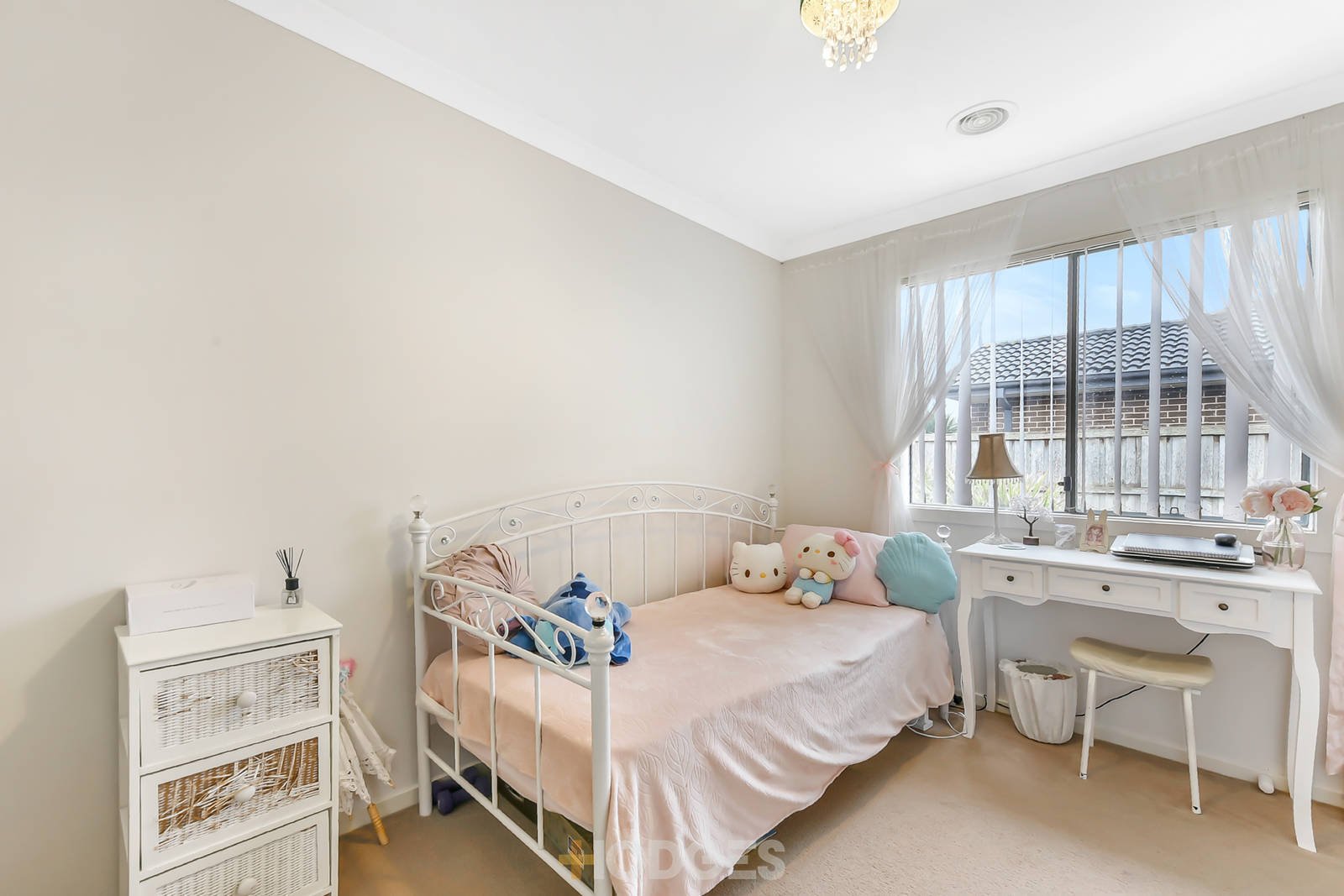 2 Armstrong Street Cranbourne East