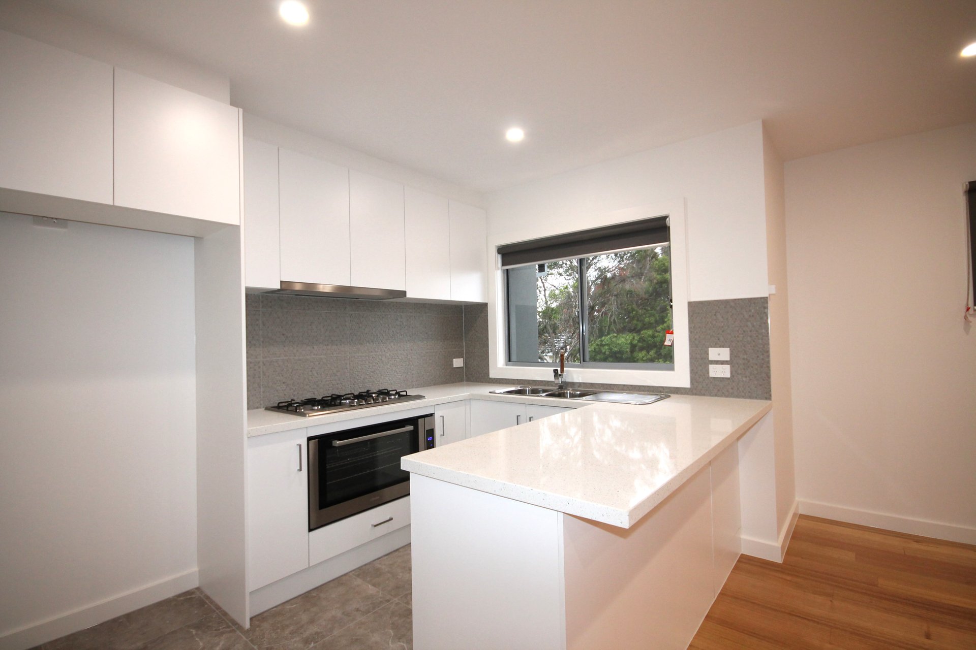 Property Gallery Thumbnail 3