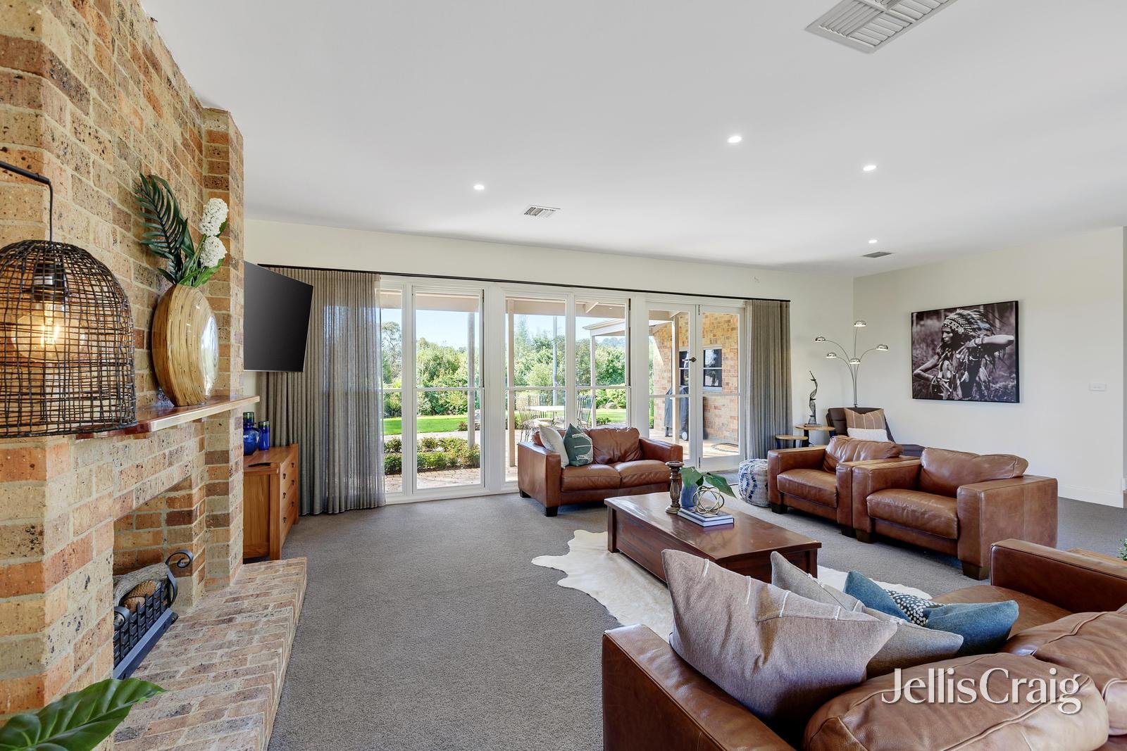 2 Arnold Drive, Donvale image 3