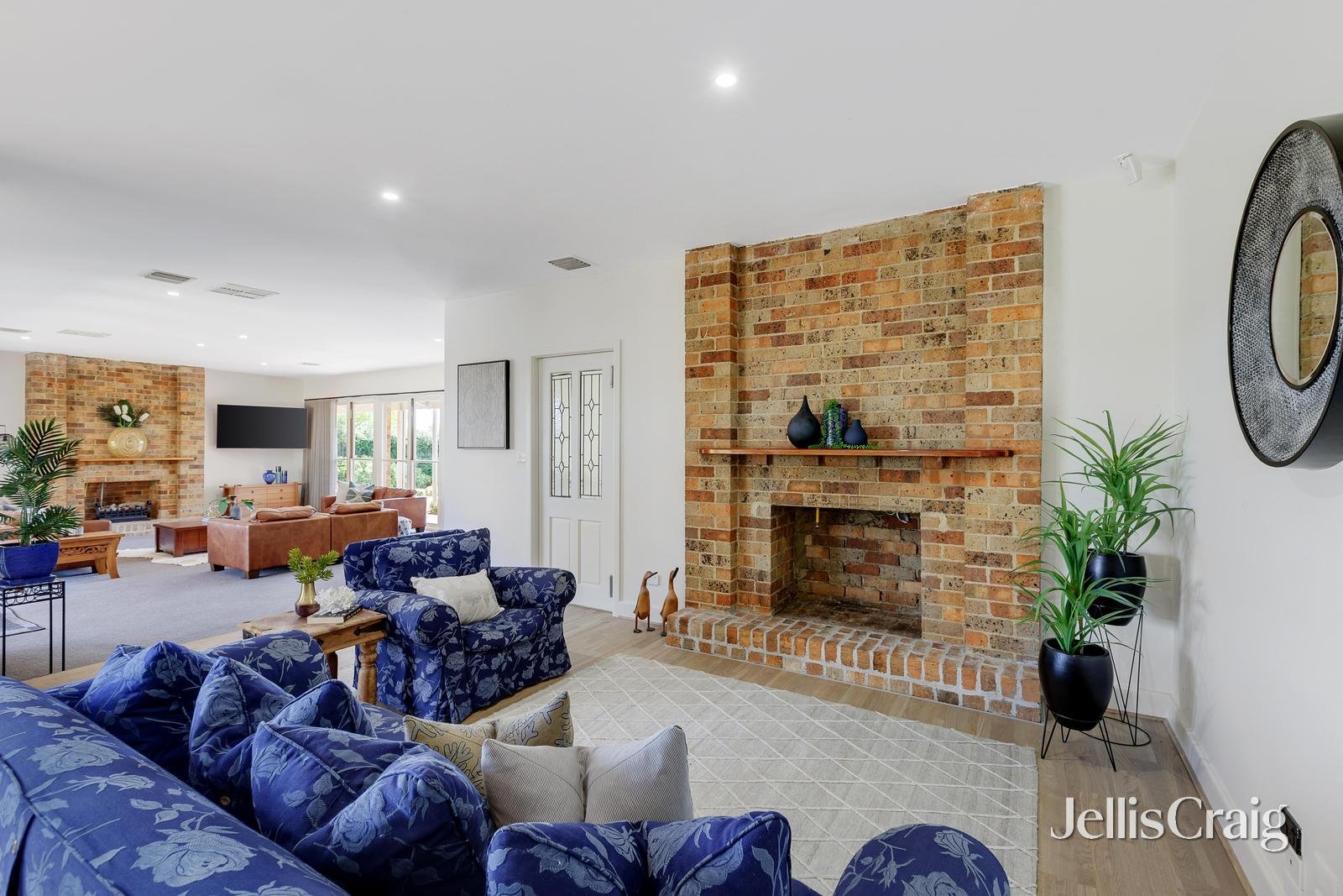 2 Arnold Drive, Donvale image 4