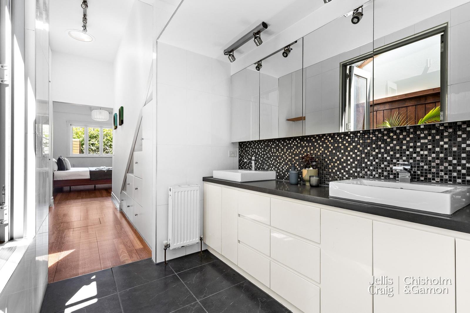 2 Austin Avenue, Elwood image 8