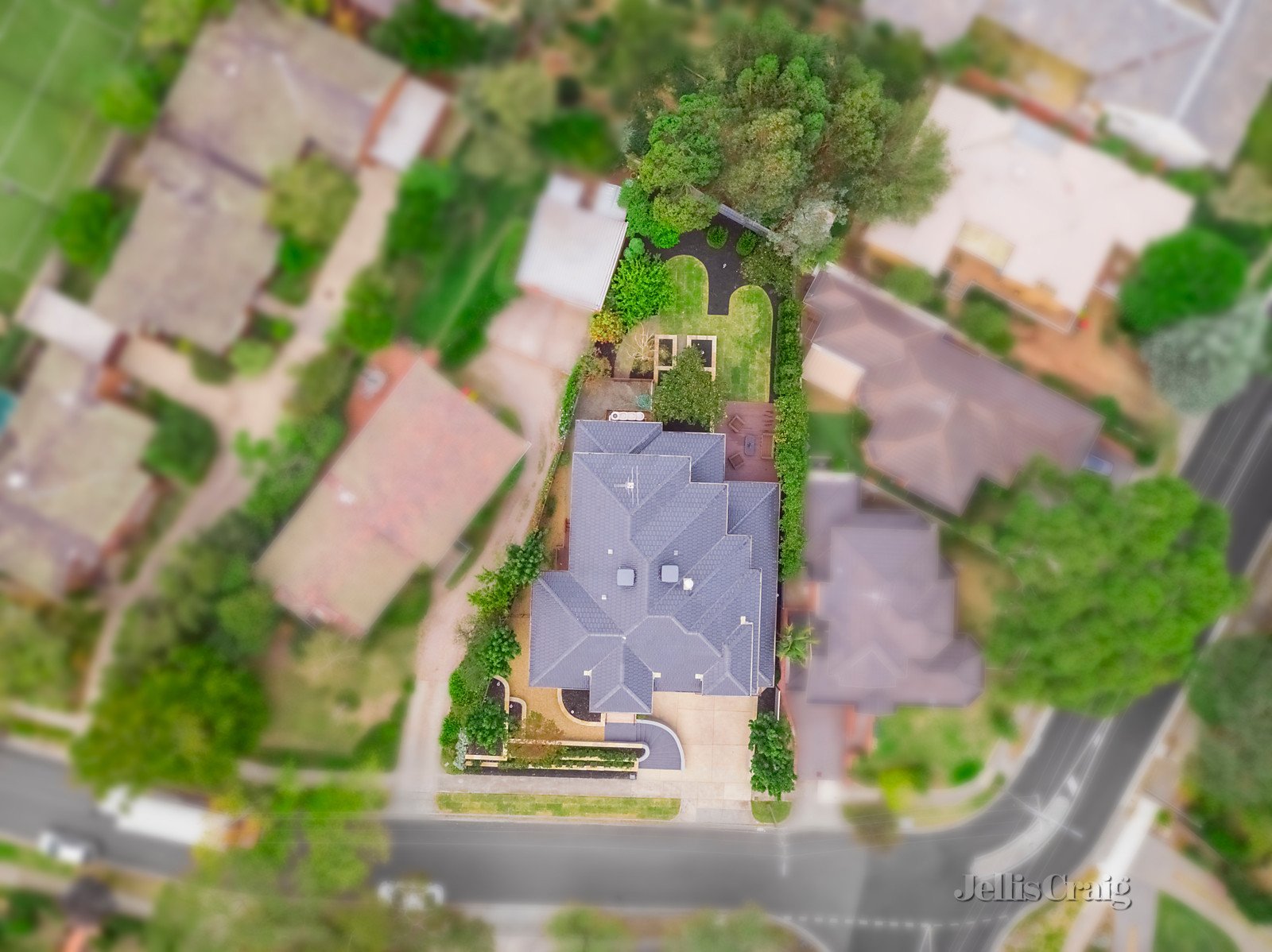 2 Avondale Grove, Mount Waverley image 18