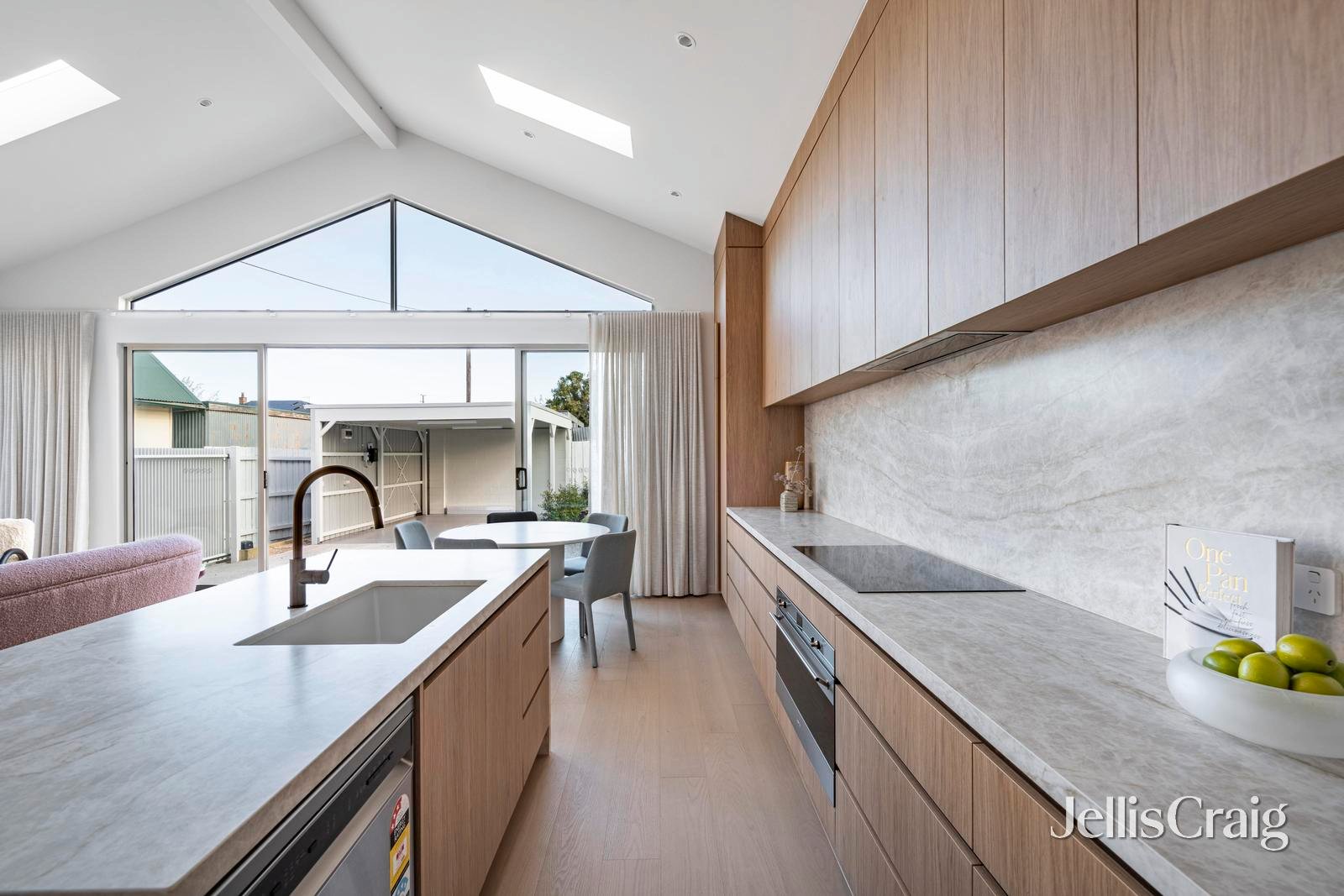 2 Balmoral Avenue, Brunswick&nbsp;East image 5