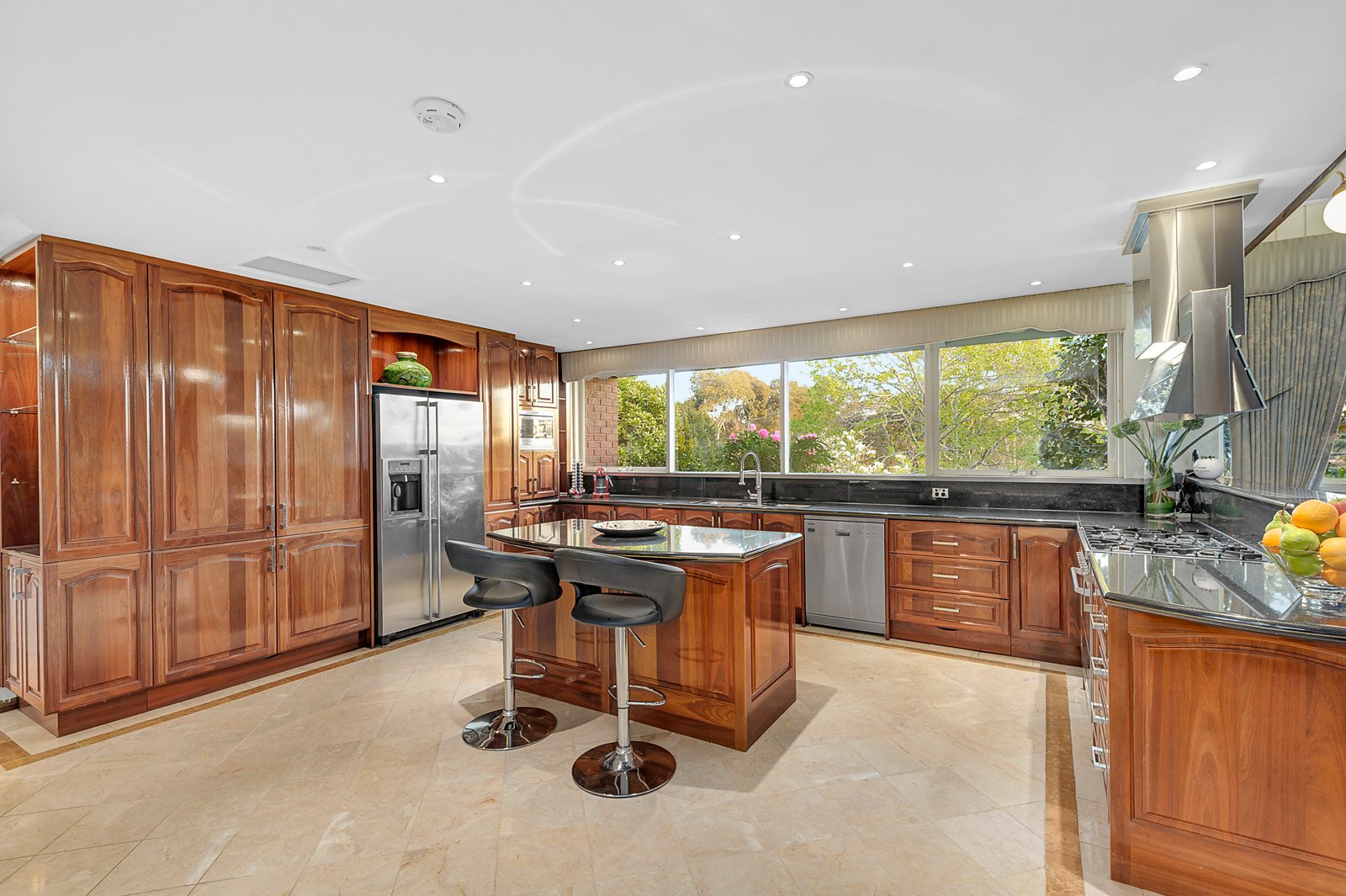 2 Bamfield Close, Templestowe image 4