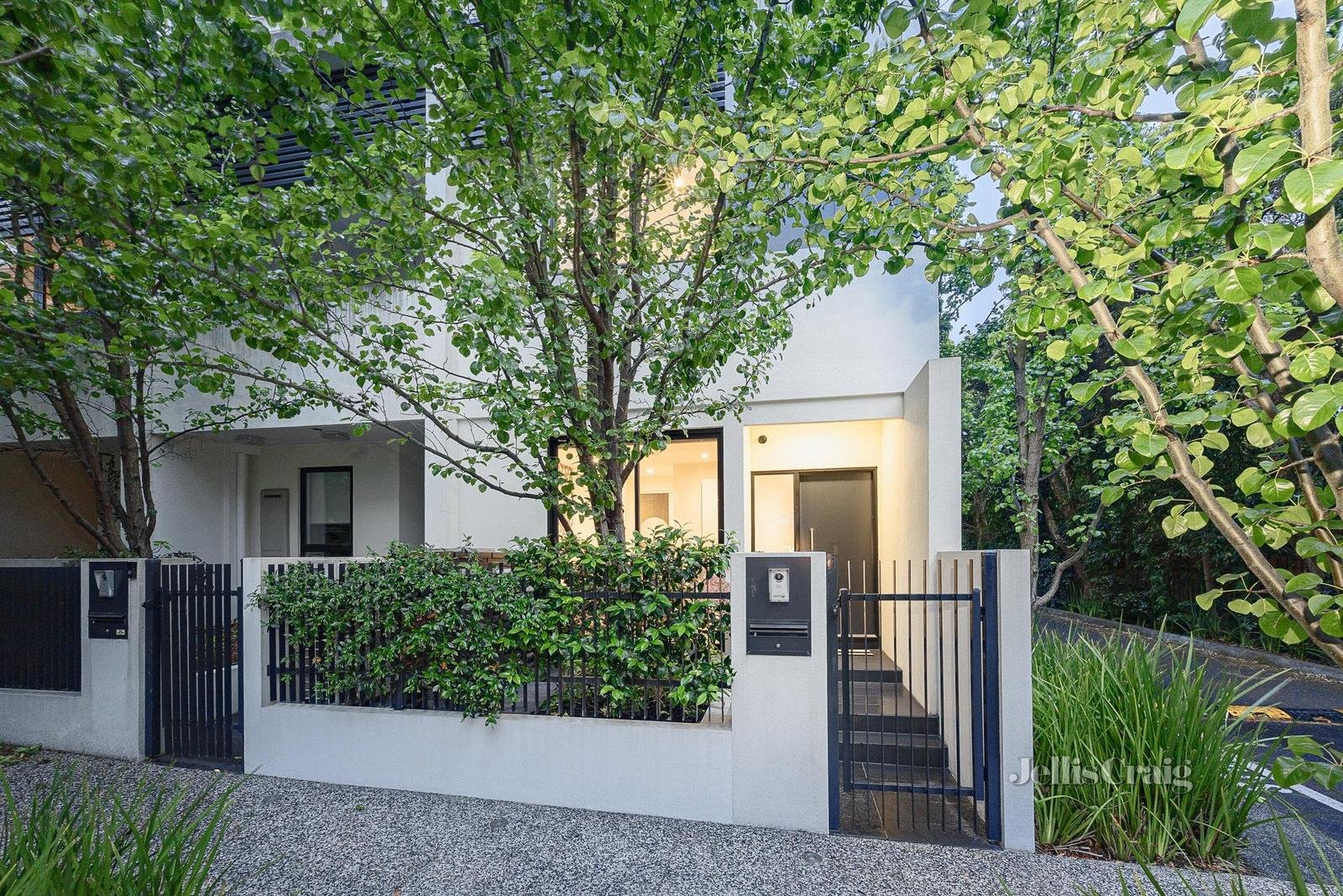 2 Banksia Way, Malvern image 1
