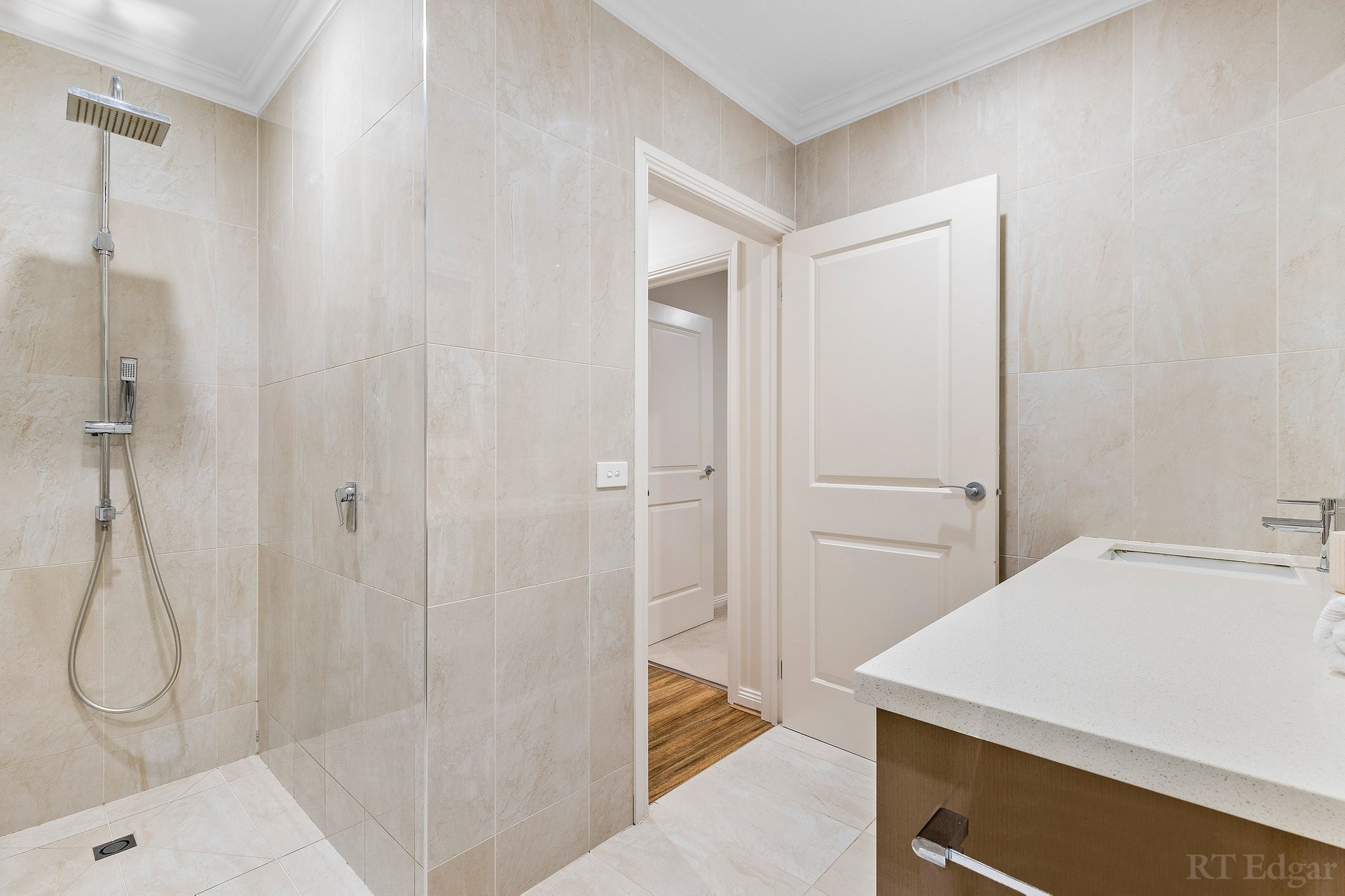 Property Gallery Thumbnail 8
