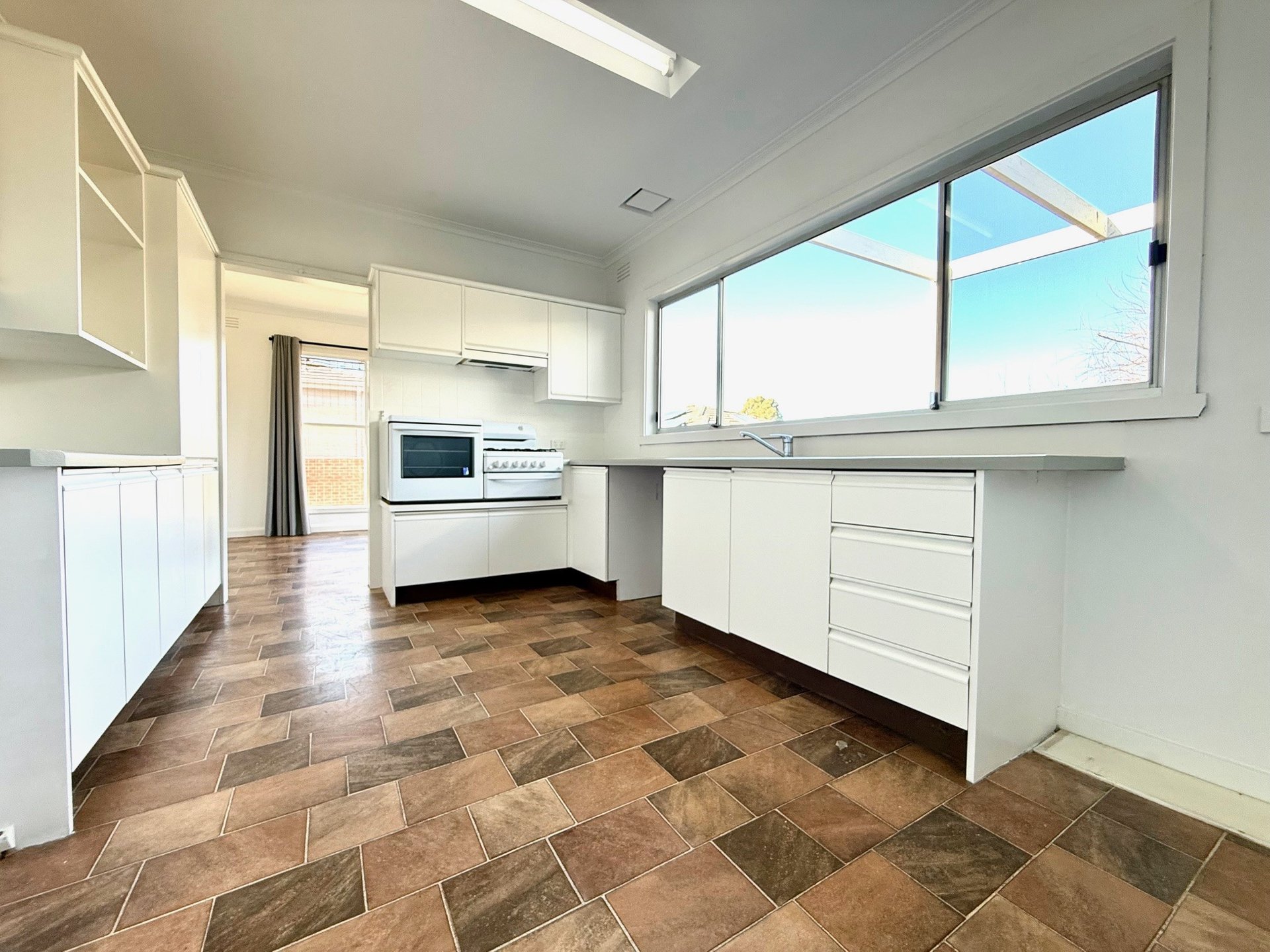 2 Baratta Street, Doncaster East image 4