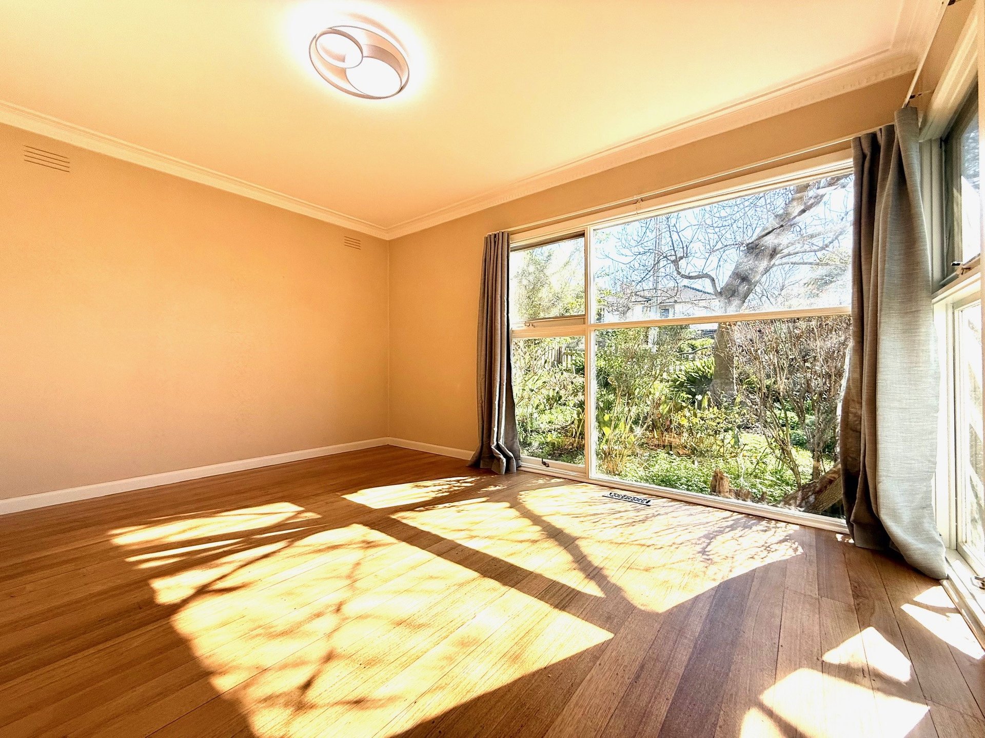 2 Baratta Street, Doncaster East image 7
