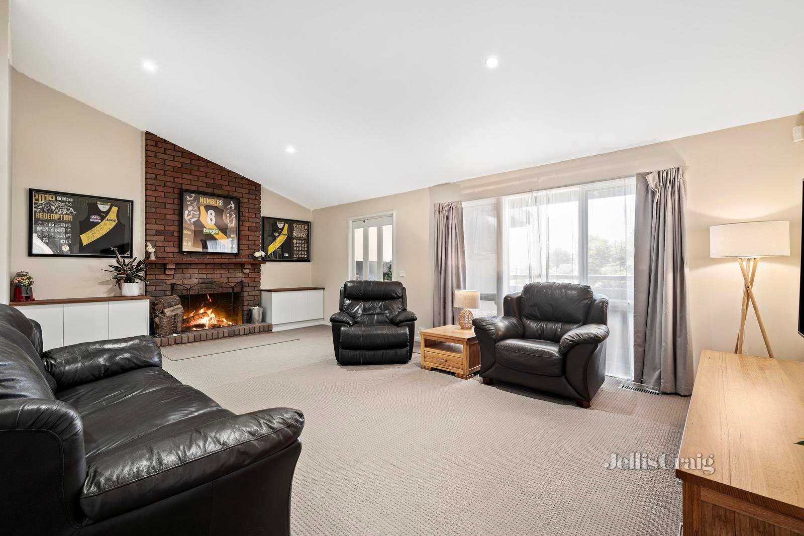 2 Barbara Court, Mooroolbark image 3